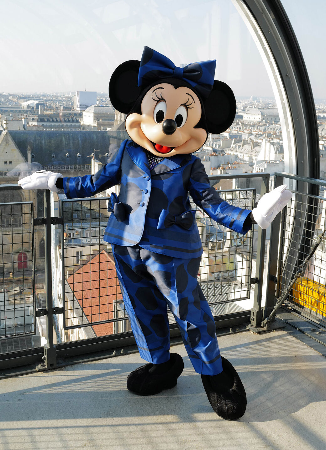 Minnie Mouse celebrates International Women's Day at Winter 2022 show, image size:1040x1434