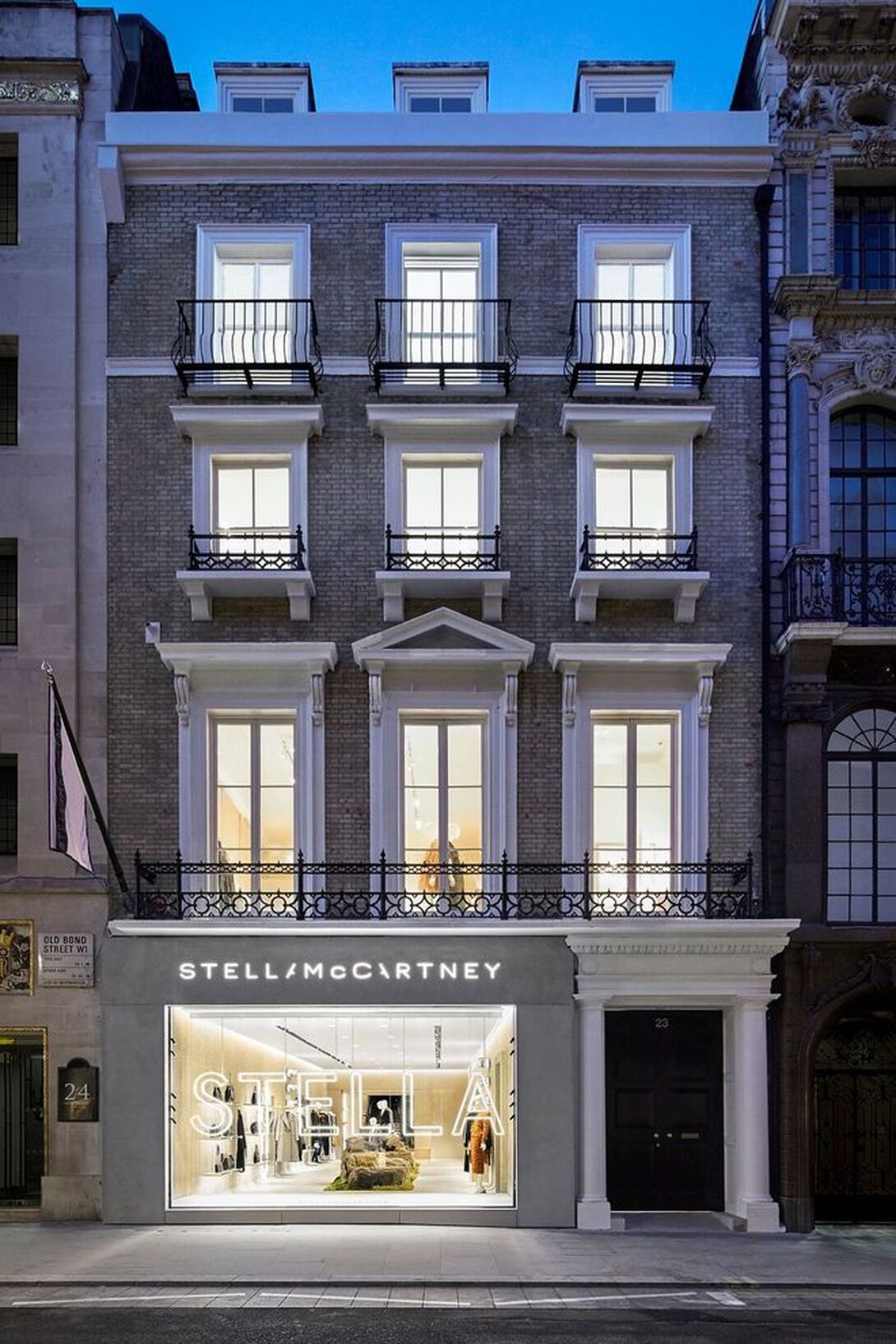 RETAIL'S BEST - Stella McCartney, London  천장 디자인, 카페테리아 디자인, 인테리어 디자인