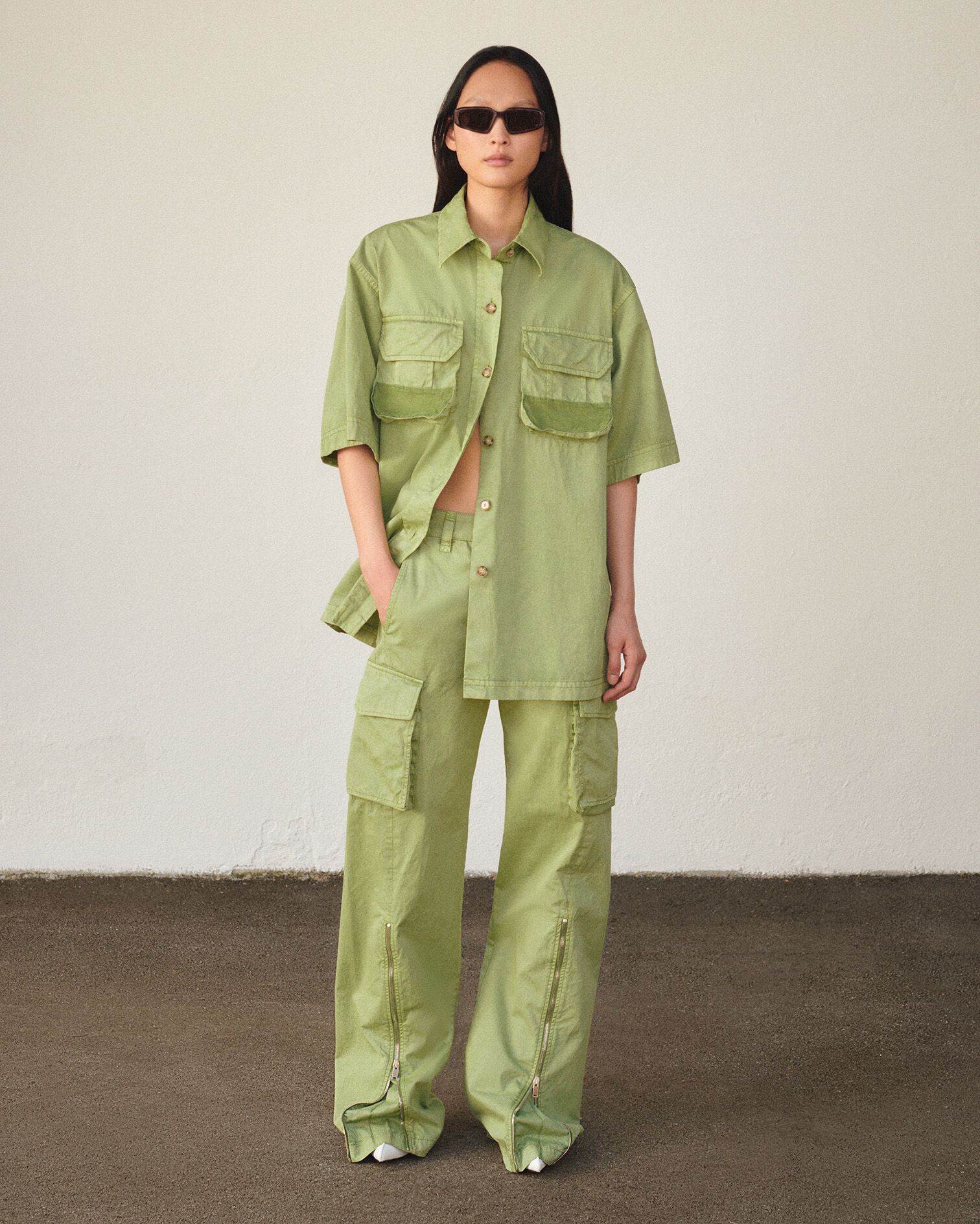 ステラマッカートニー 2024 グリーン カーゴパンツ 38 ファスナー Lookbook Spring 2024 collection