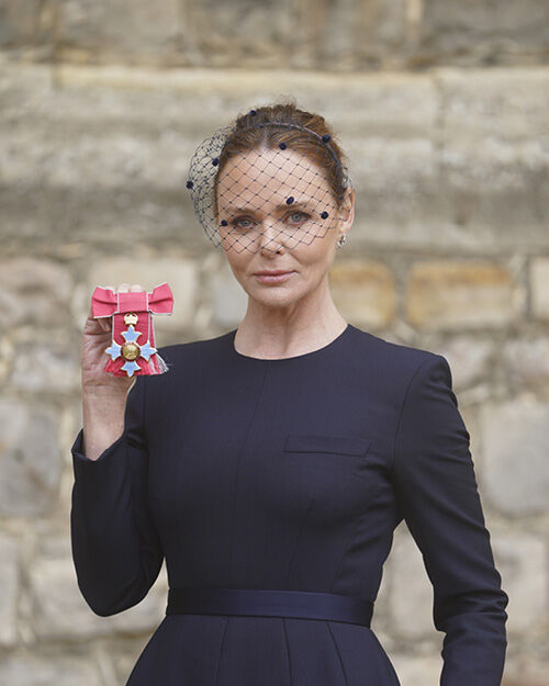 www.stellamccartney.com/dw/image/v2/BCWD_PRD/on/de...