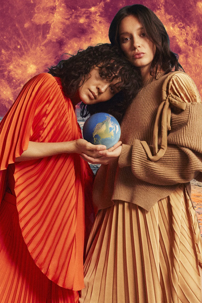 The new campaign sets the stage for the season, set against a luminous, idyllic dreamscape of a rising moon over gentle waves. Models are seen holding a visual representation of the Earth, symbolising that the future of our planet is in our hands. The vivid, three-dimensional backdrop immerses us in a new world, complementing bold pieces and bringing more classic pieces into full focus. The new campaign sets the stage for the season, set against a luminous, idyllic dreamscape of a rising moon over gentle waves. Models are seen holding a visual representation of the Earth, symbolising that the future of our planet is in our hands. The vivid, three-dimensional backdrop immerses us in a new world, complementing bold pieces and bringing more classic pieces into full focus.
