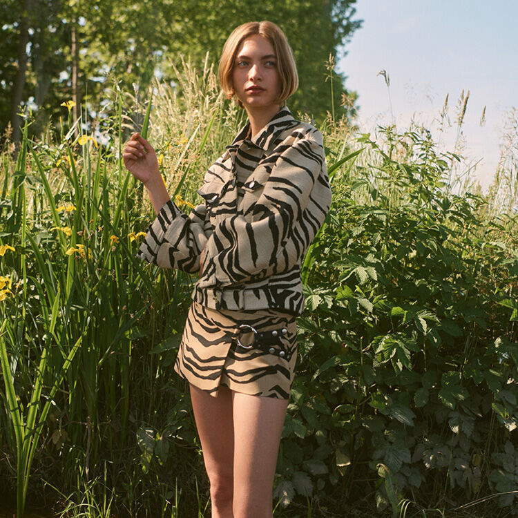 Stella McCartney fauna-print silk track shorts - Neutrals