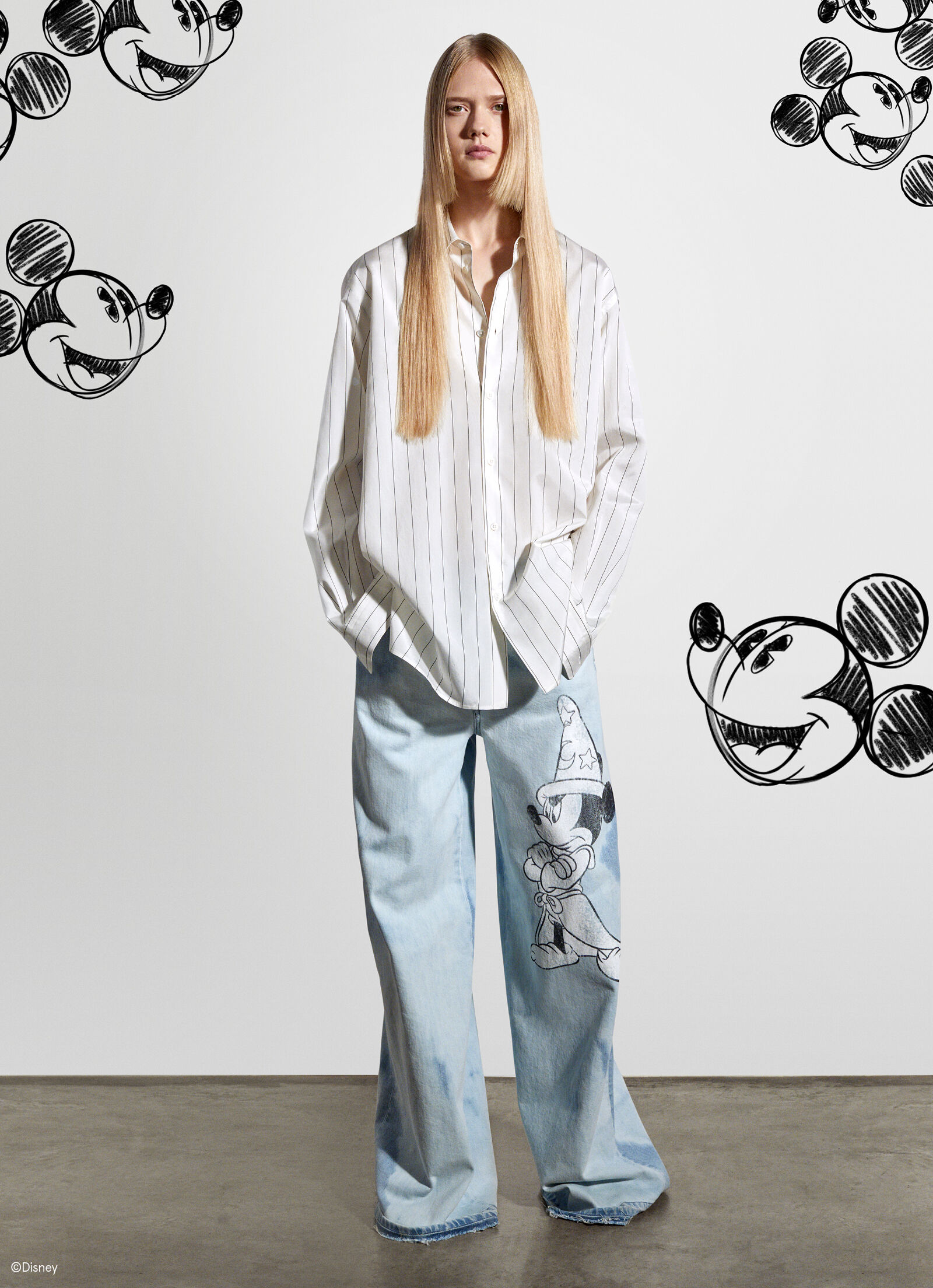 Stella McCartney Vêtements Pantalons & Jeans Pantalons courts Shorts Short en denim imprimé Fantasia Mickey 