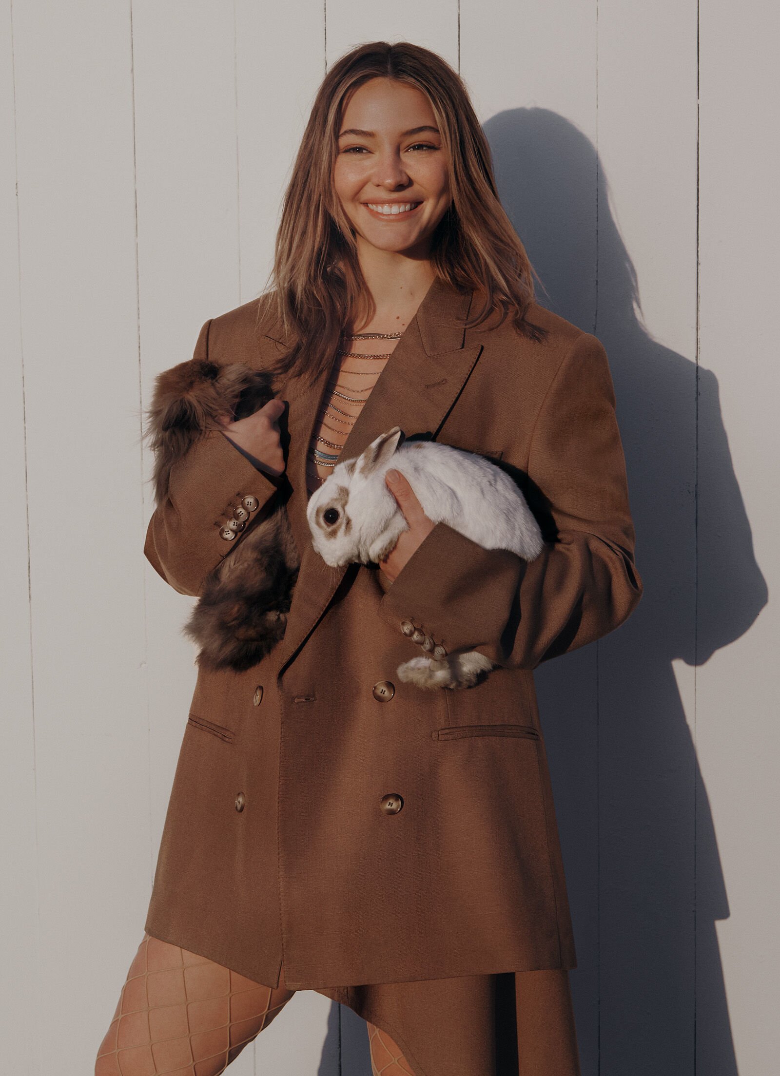 Madelyn Cline: Behind The Scenes Photos - 4c055da