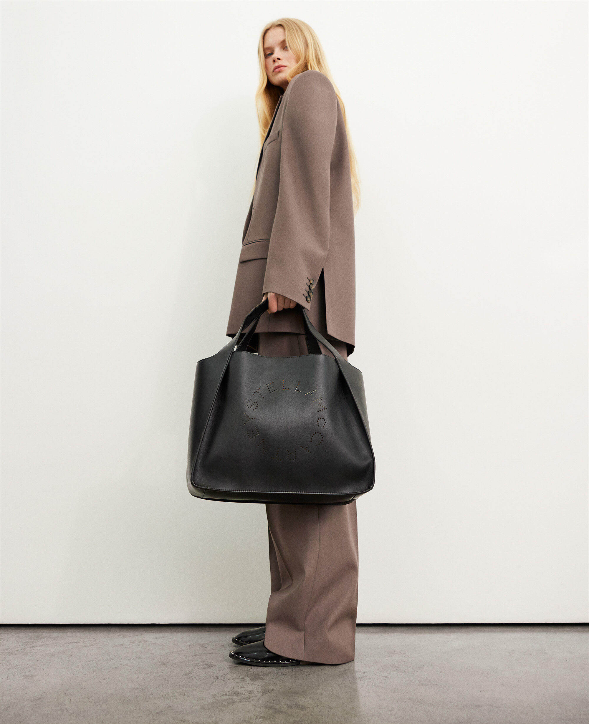 Women Black Logo Tote Bag | Stella McCartney US
