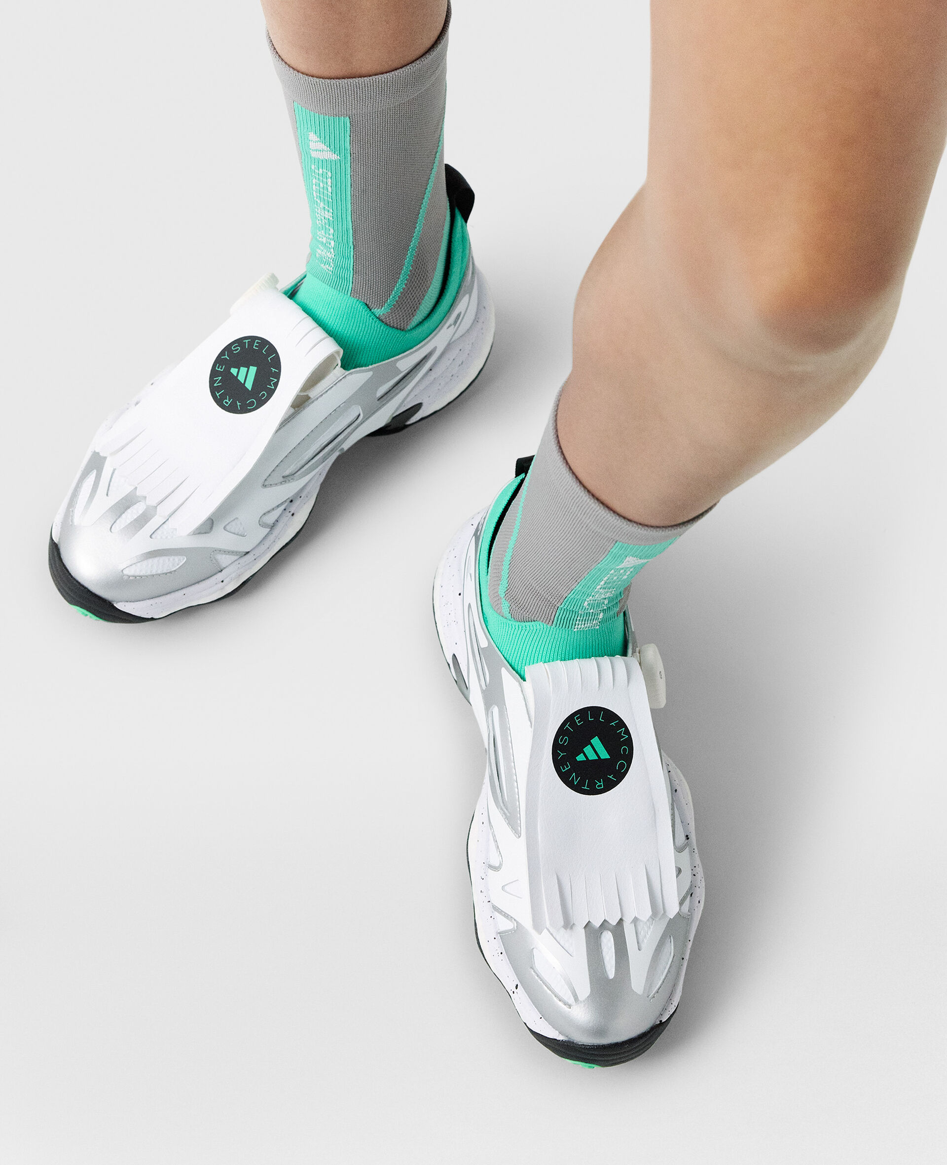 Codechaos Golf Trainers-White-model
