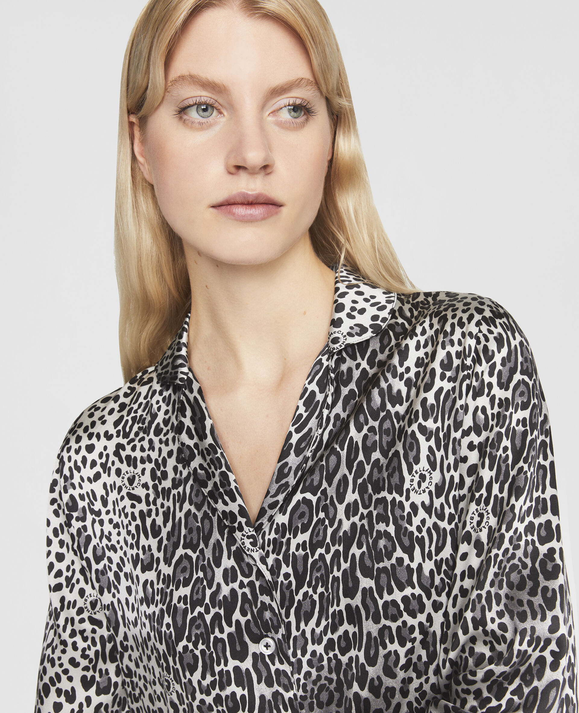 Leopard Print Cropped Shirt-Grey-large image number 3