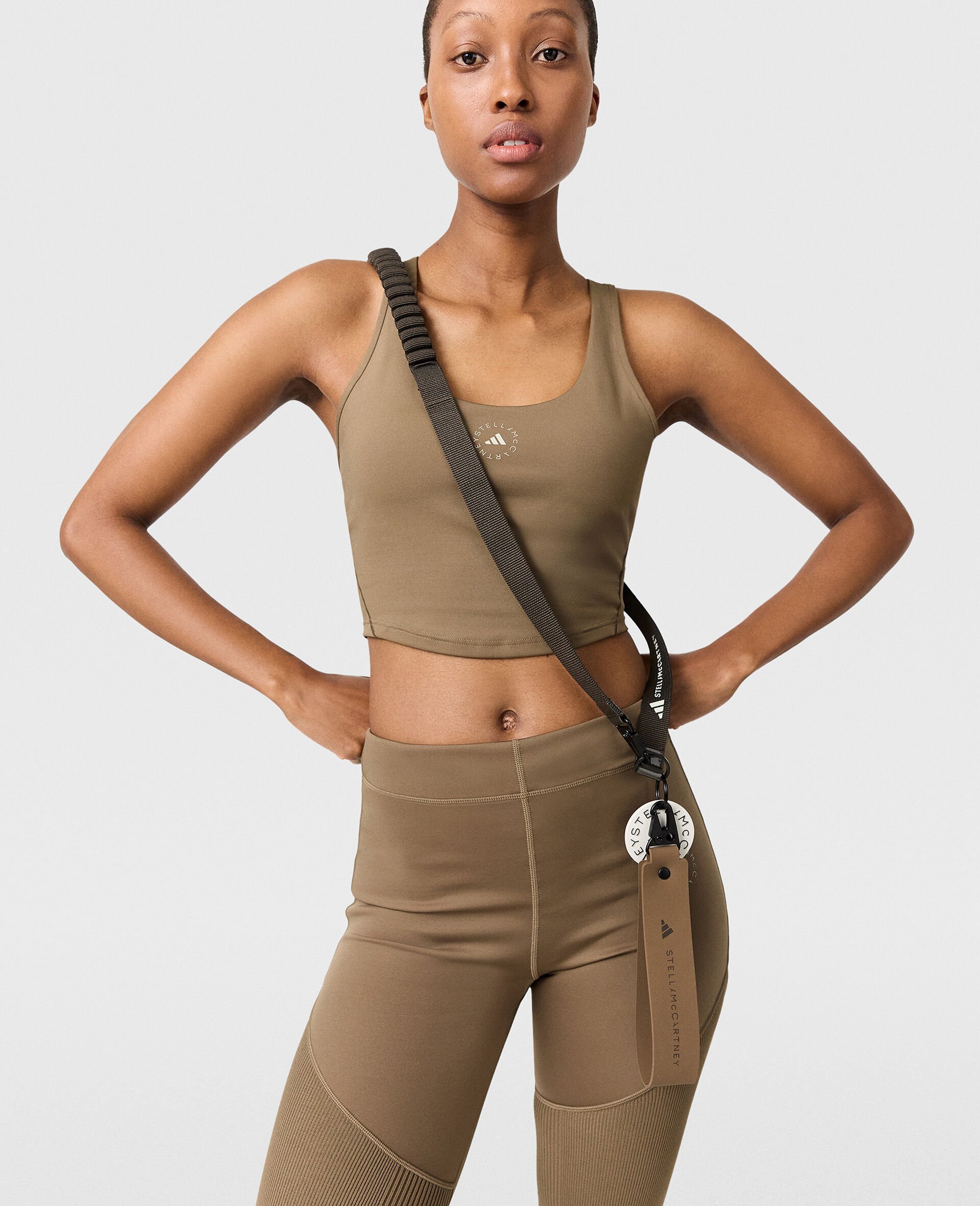 Kurzes TrueStrength Yoga-Tanktop-Brown-medium