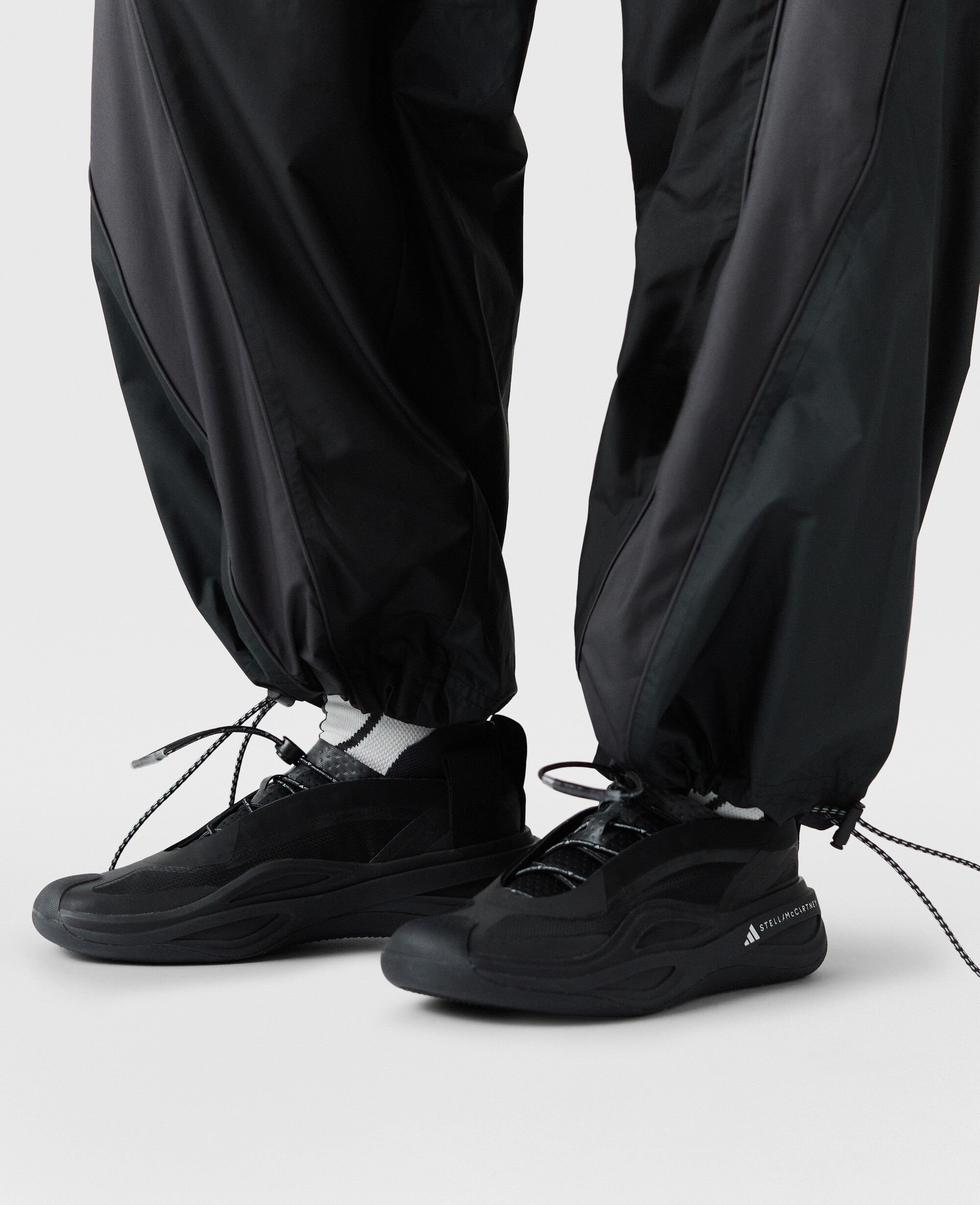 Women Black Sportswear Low Ground Running Sneakers | Stella