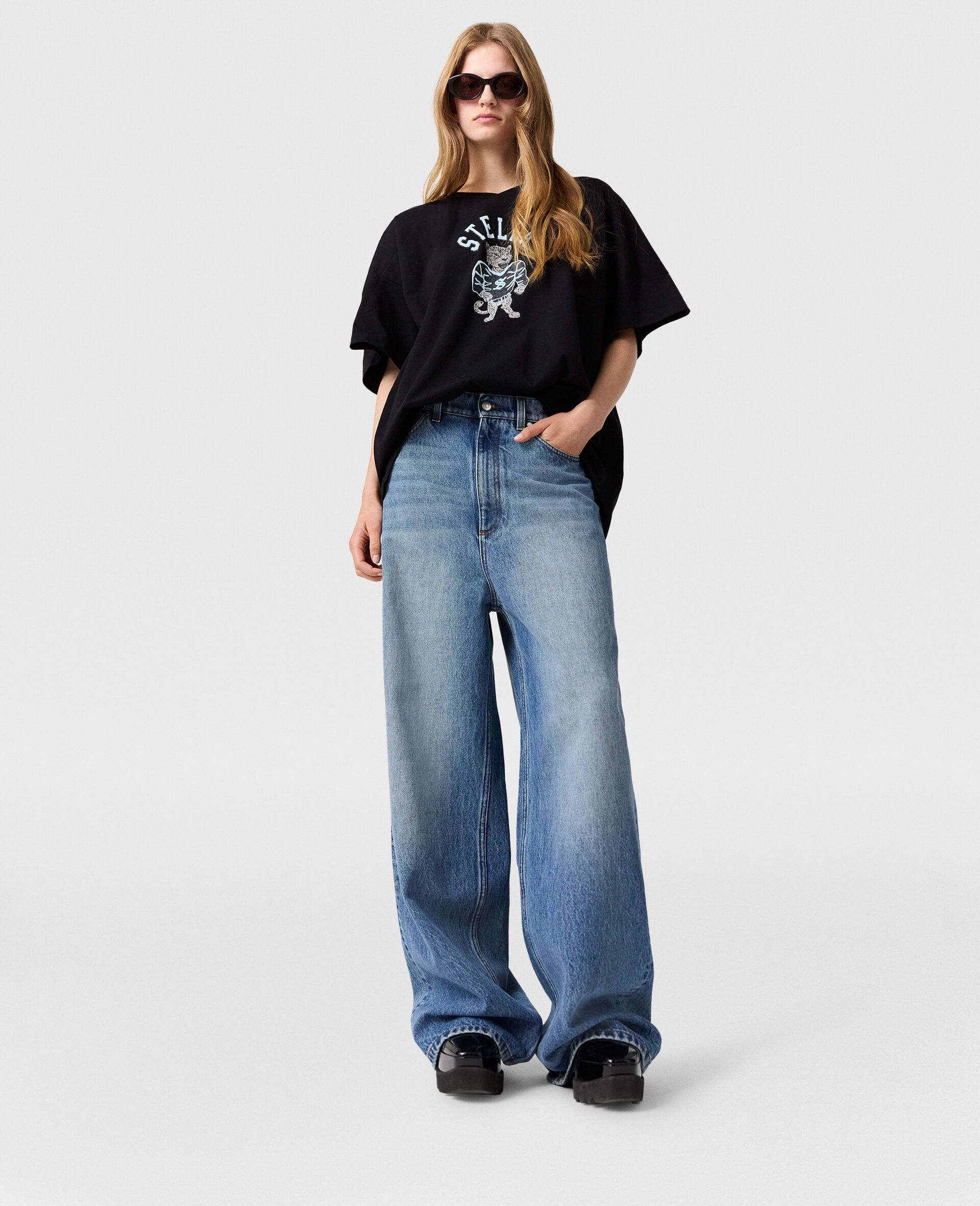 Faded Wide-Leg High-Rise Denim  Jeans-Blue-model