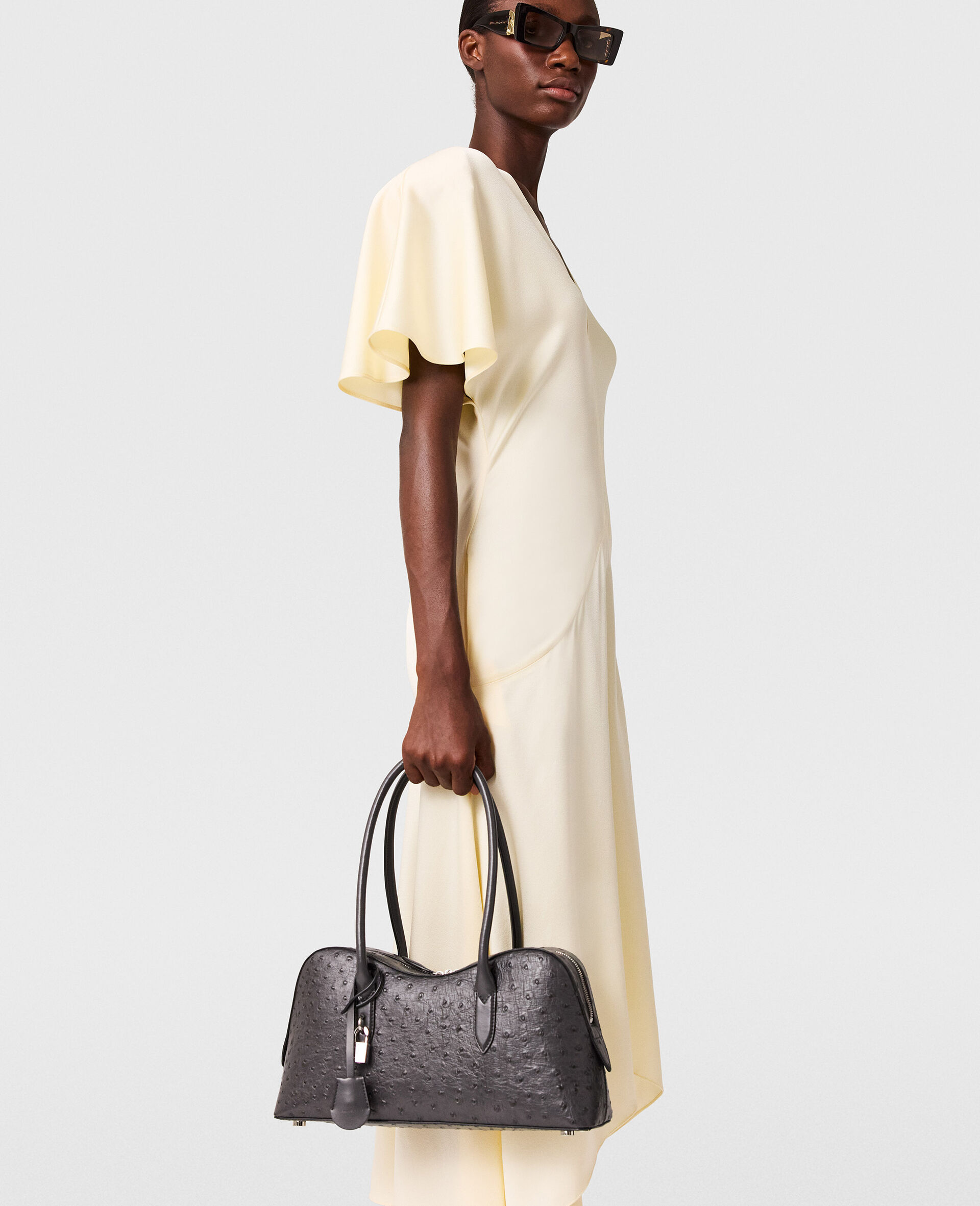 V领短袖缎面中长连衣裙-黑色-large image number 5