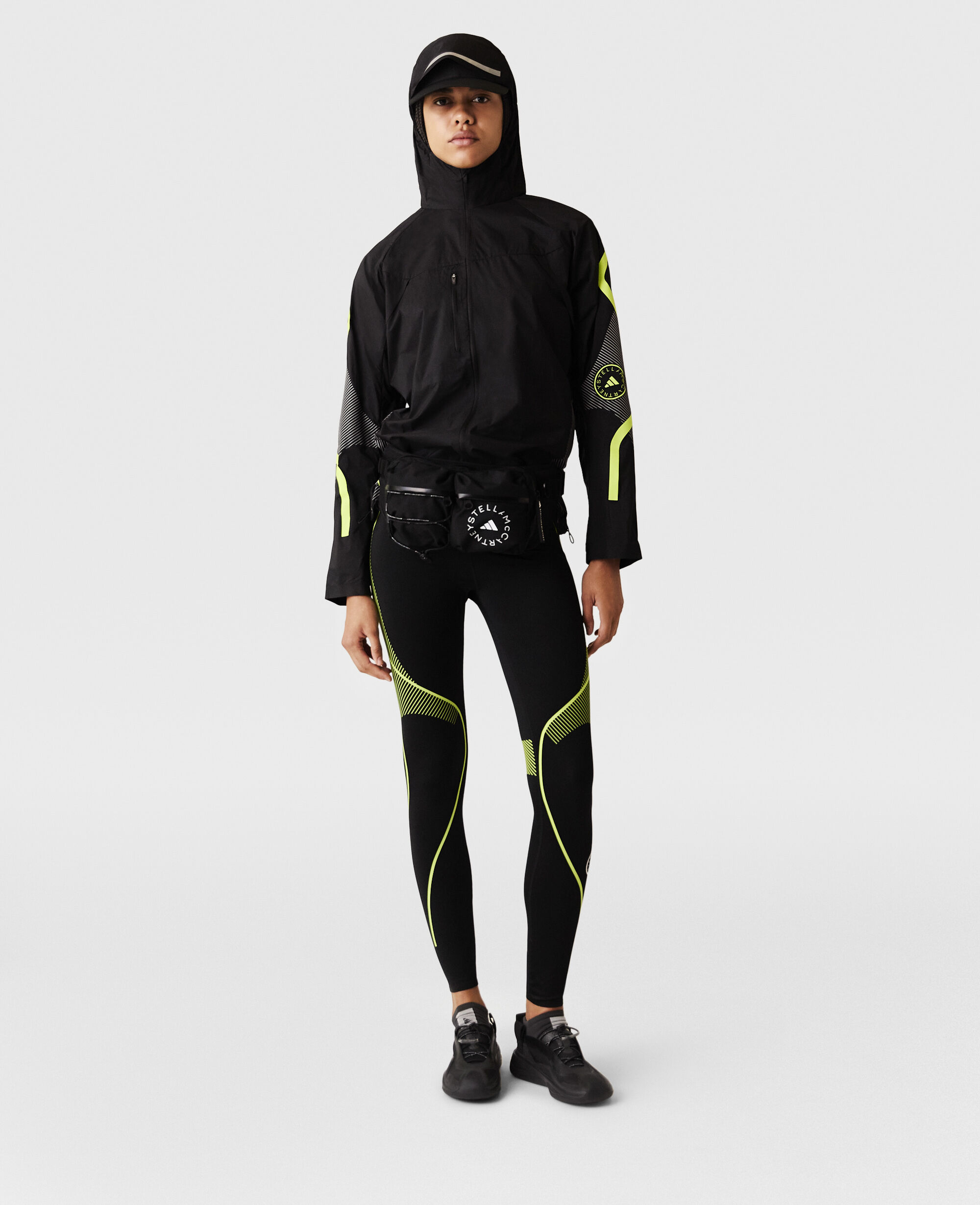 Women ブラック/セミソーラー スライム TruePace フーデッド ランニングジャケット | Stella McCartney JP