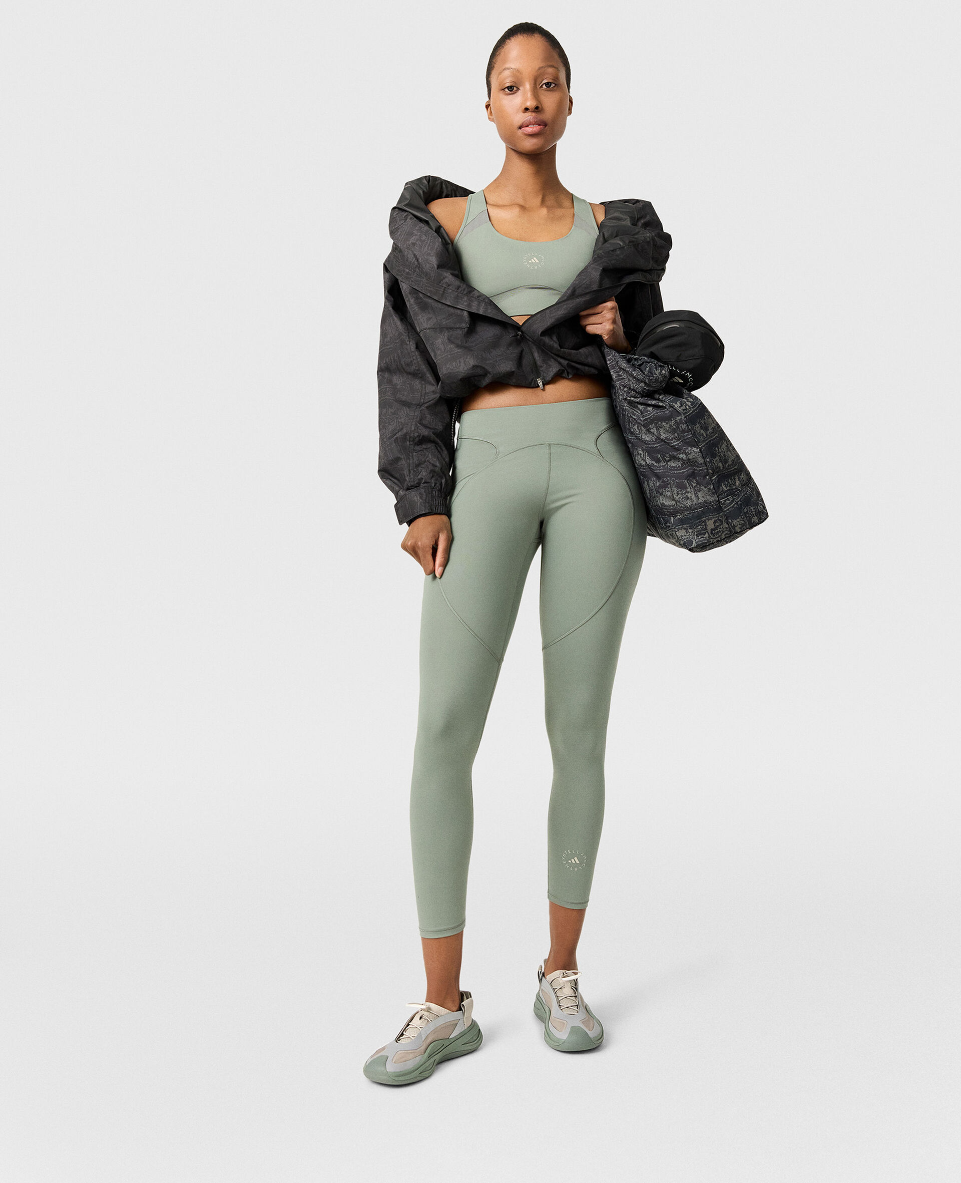 TruePurpose Training 7/8 Leggings-Green-model