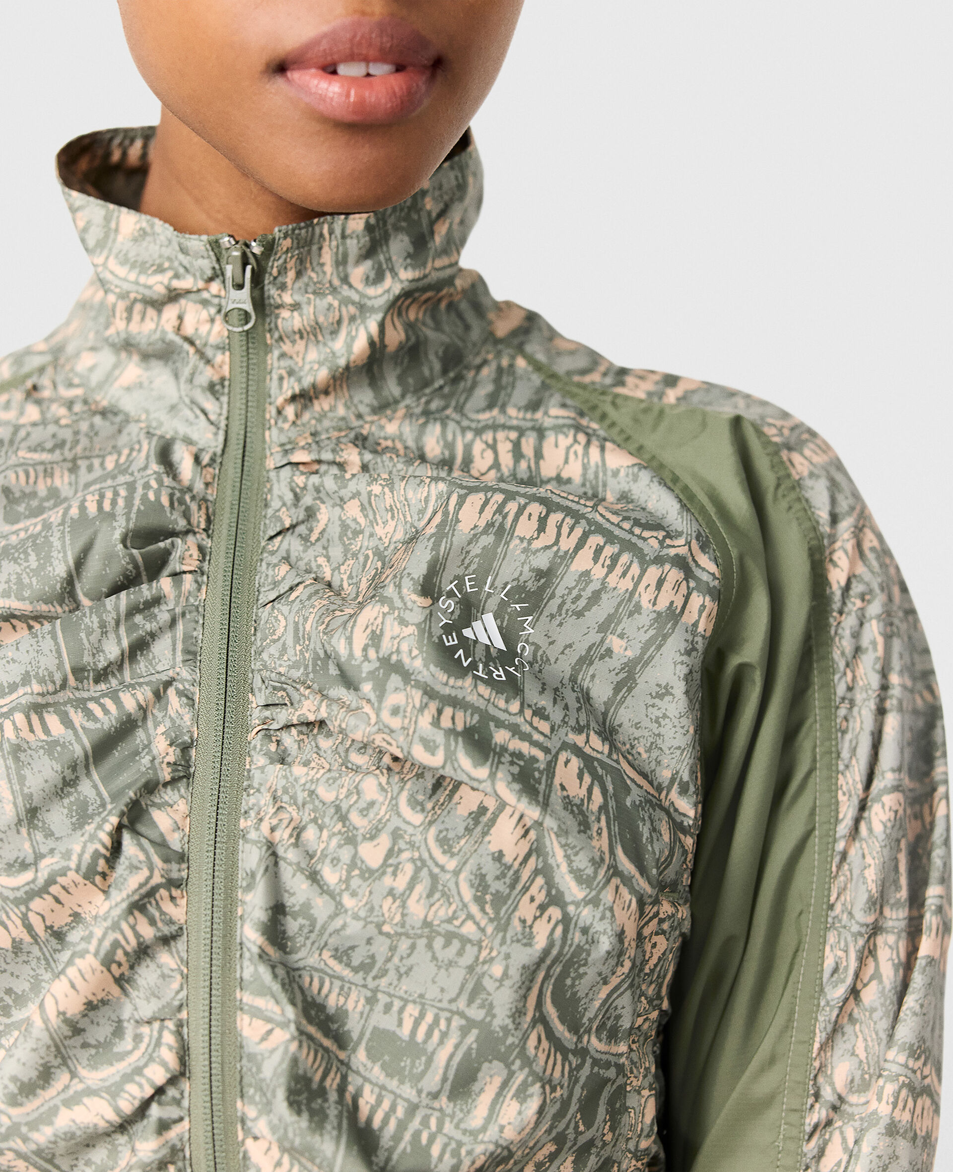 Trainingsjacke mit Trichterkragen und grafischem Print-Beige-large image number 3
