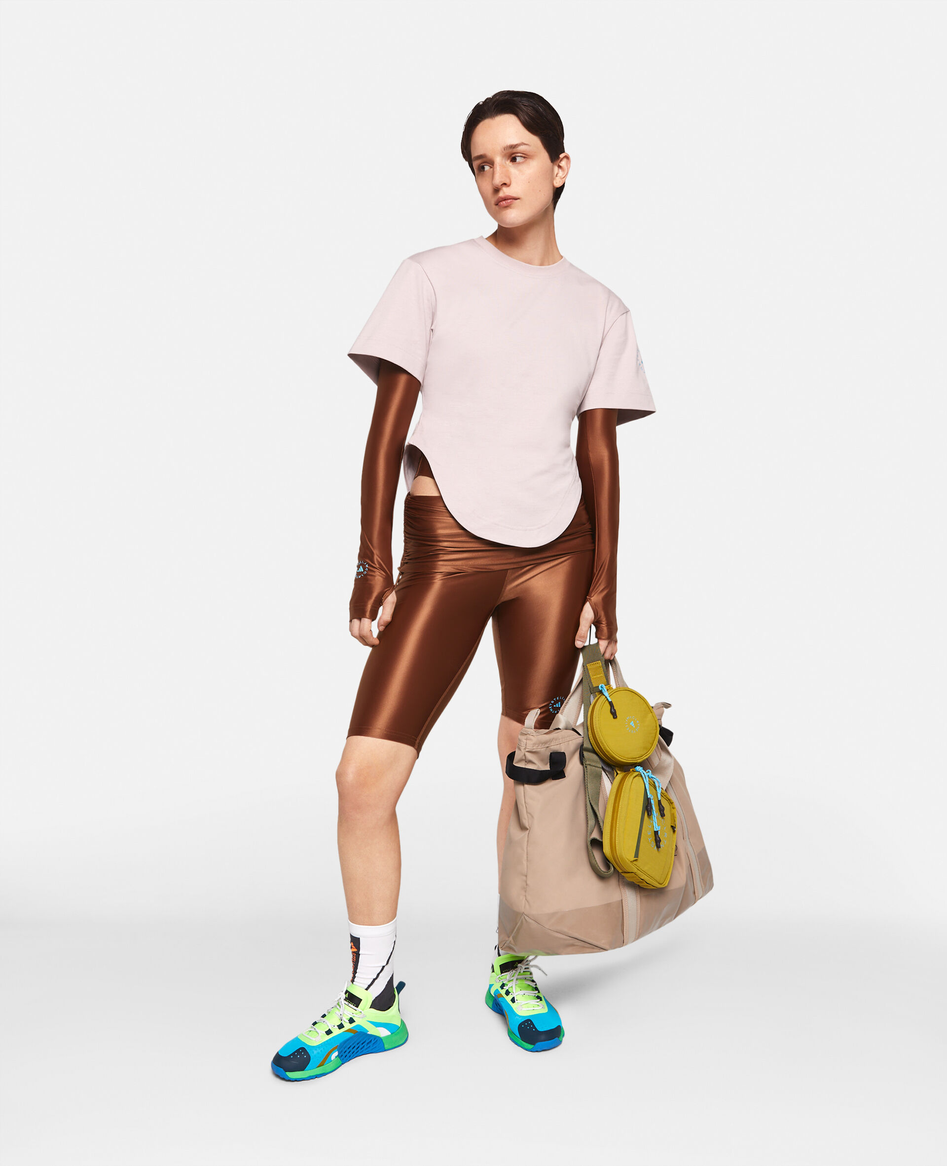 트루캐주얼 스포츠웨어 커브 헴 티셔츠-핑크-model