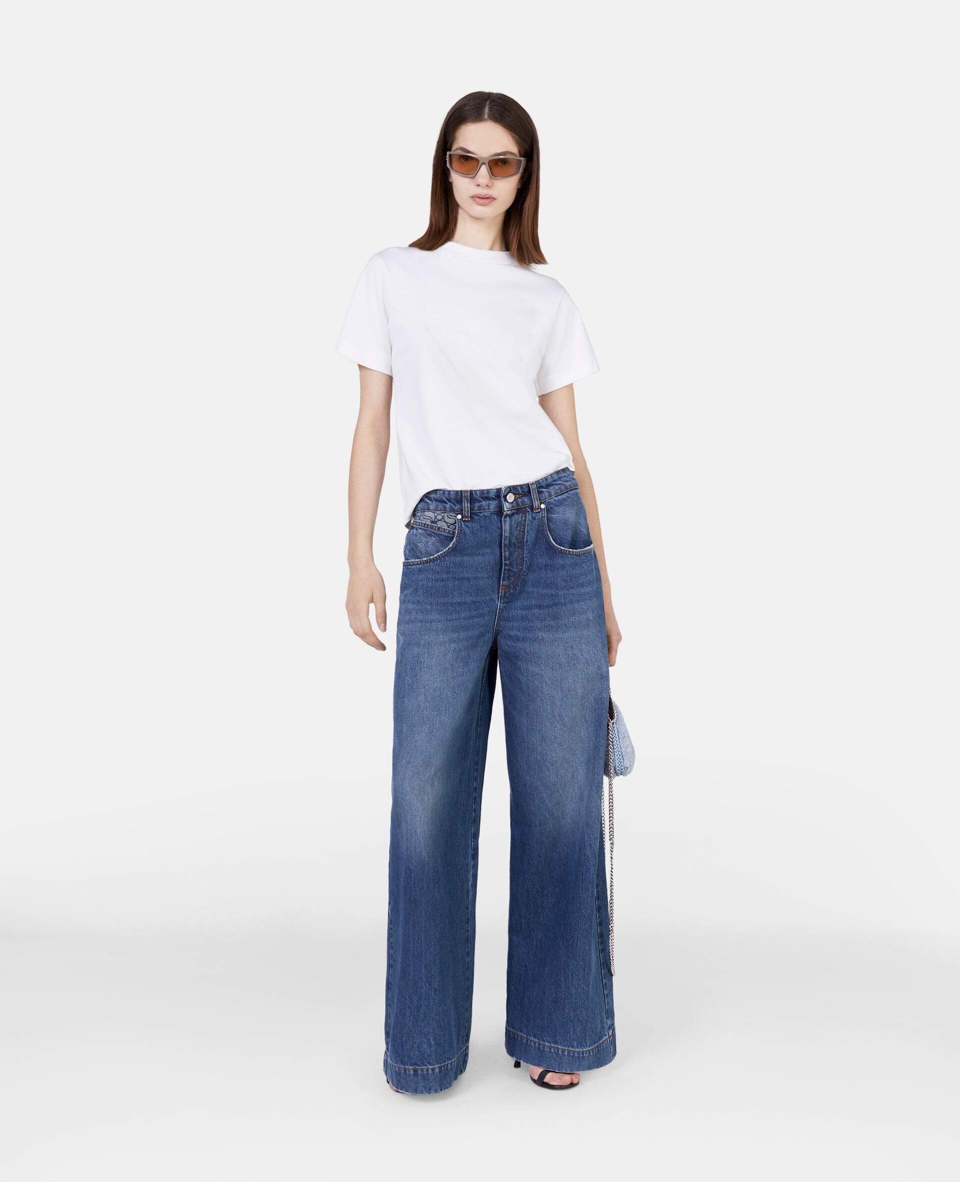 Weite Jeans mit Vintage Waschung, weitem Bein und S Wave-Blau-model
