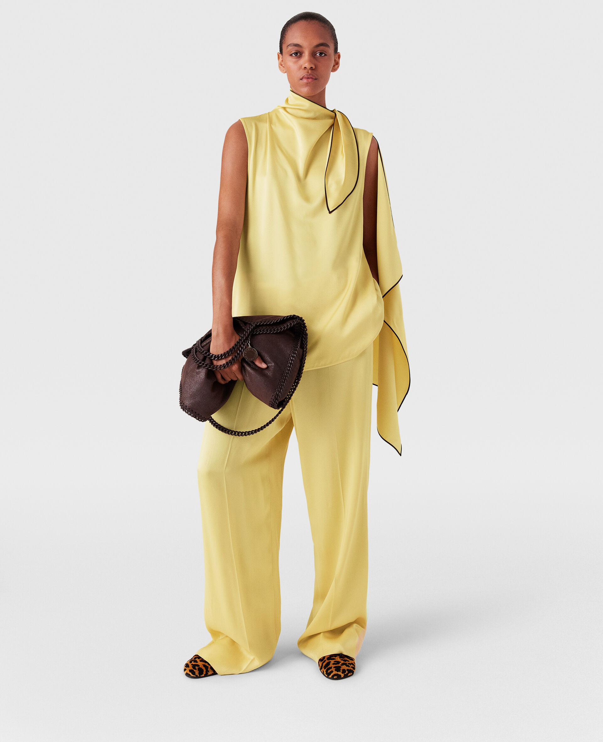 Low-Rise Straight-Leg Trousers-Yellow-model