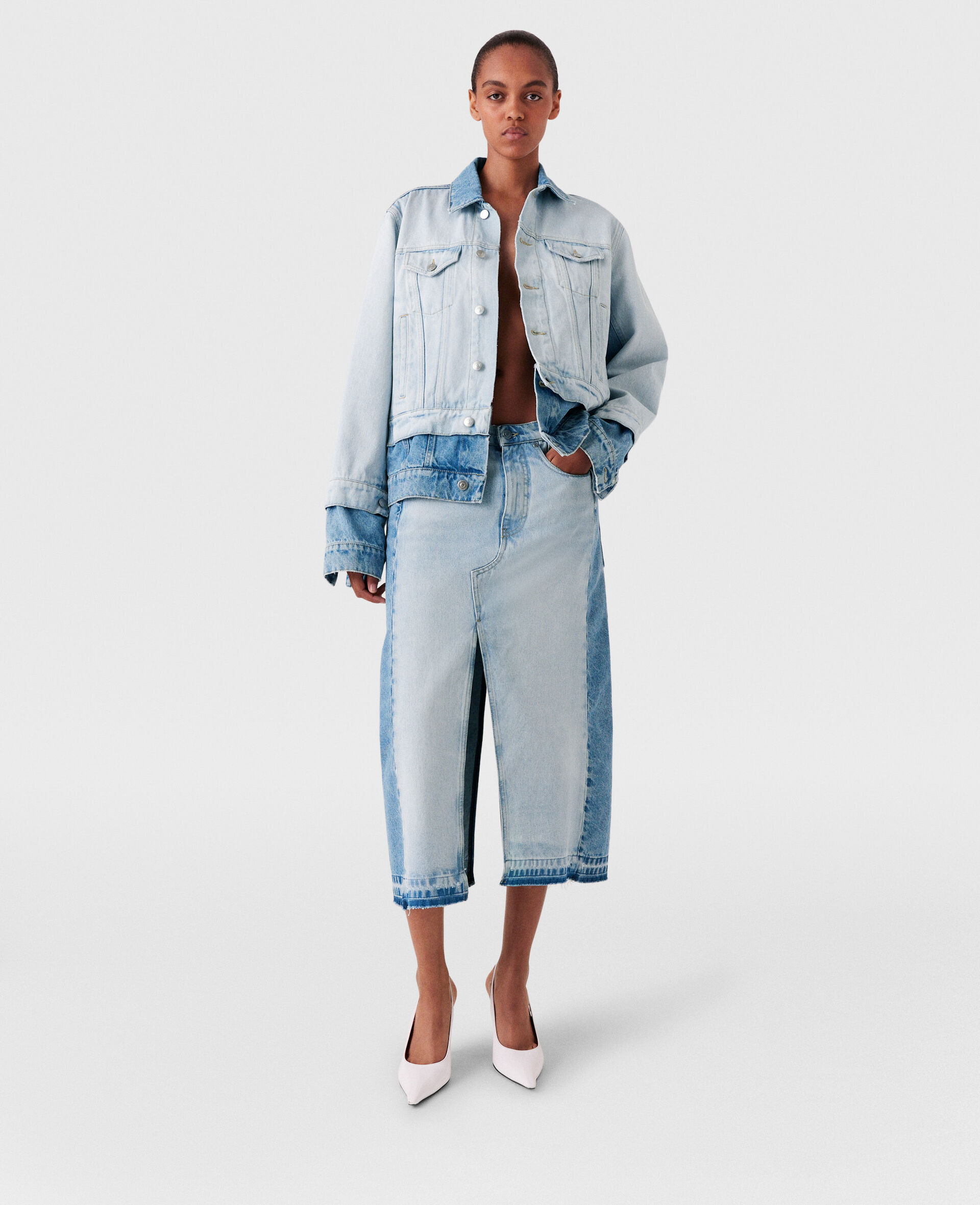 Jeansrock mit kontrastierendem Einsatz-Blau-model