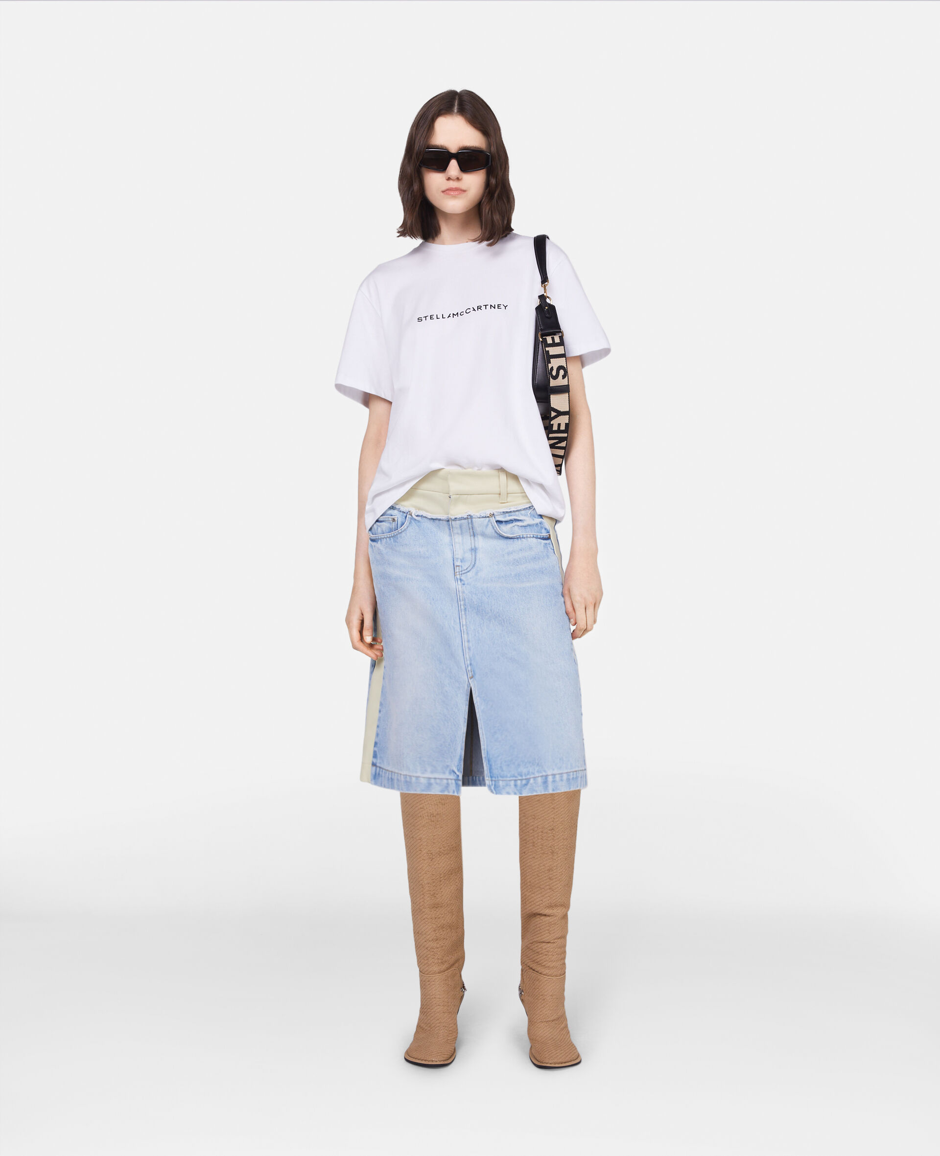 ステラ アイコニック ロゴ リラックスドフィット Tシャツ-ホワイト-model