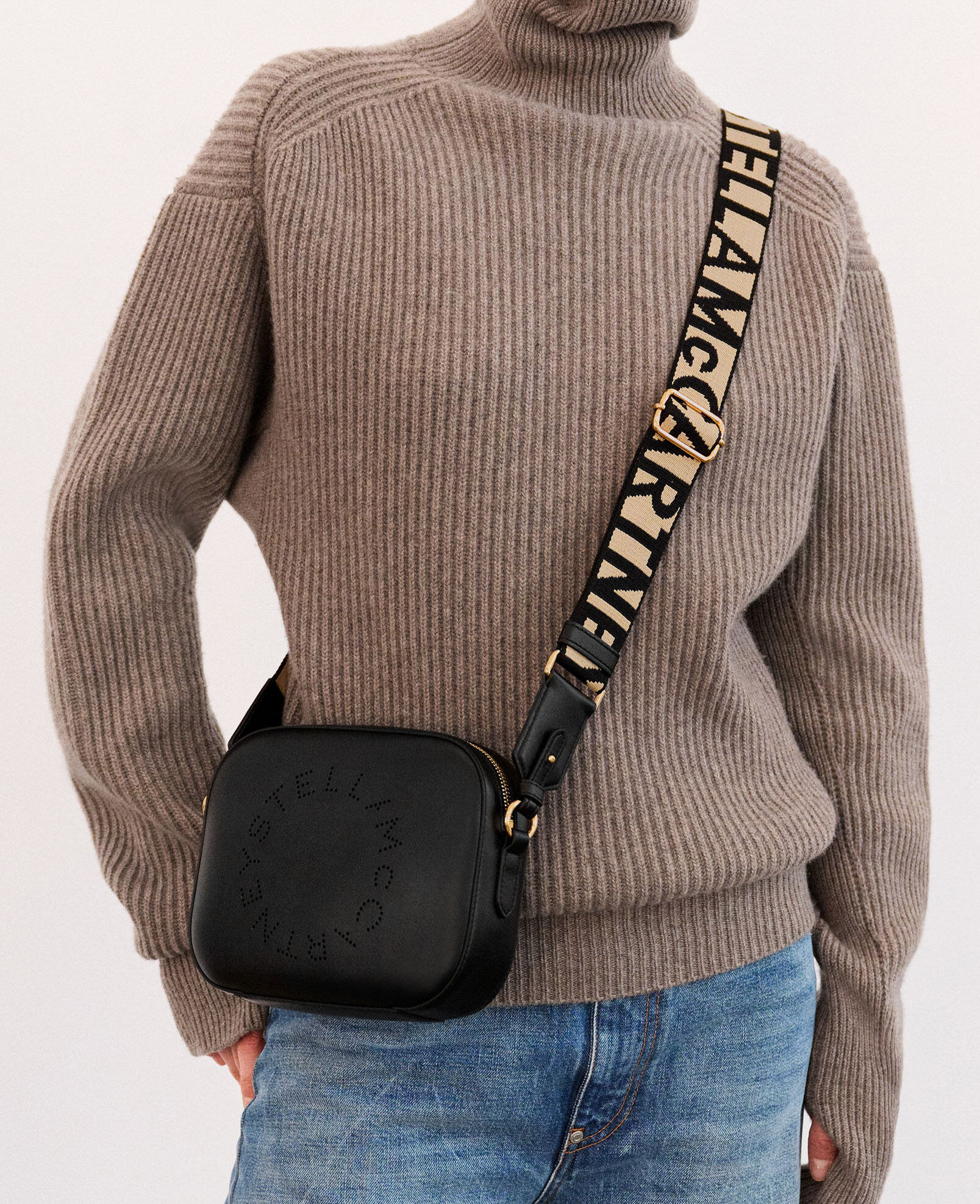【激安】半額以下- 50%OFFの安い通販 Women Black Logo Crossbody Camera Bag | Stella McCartney US バッグ