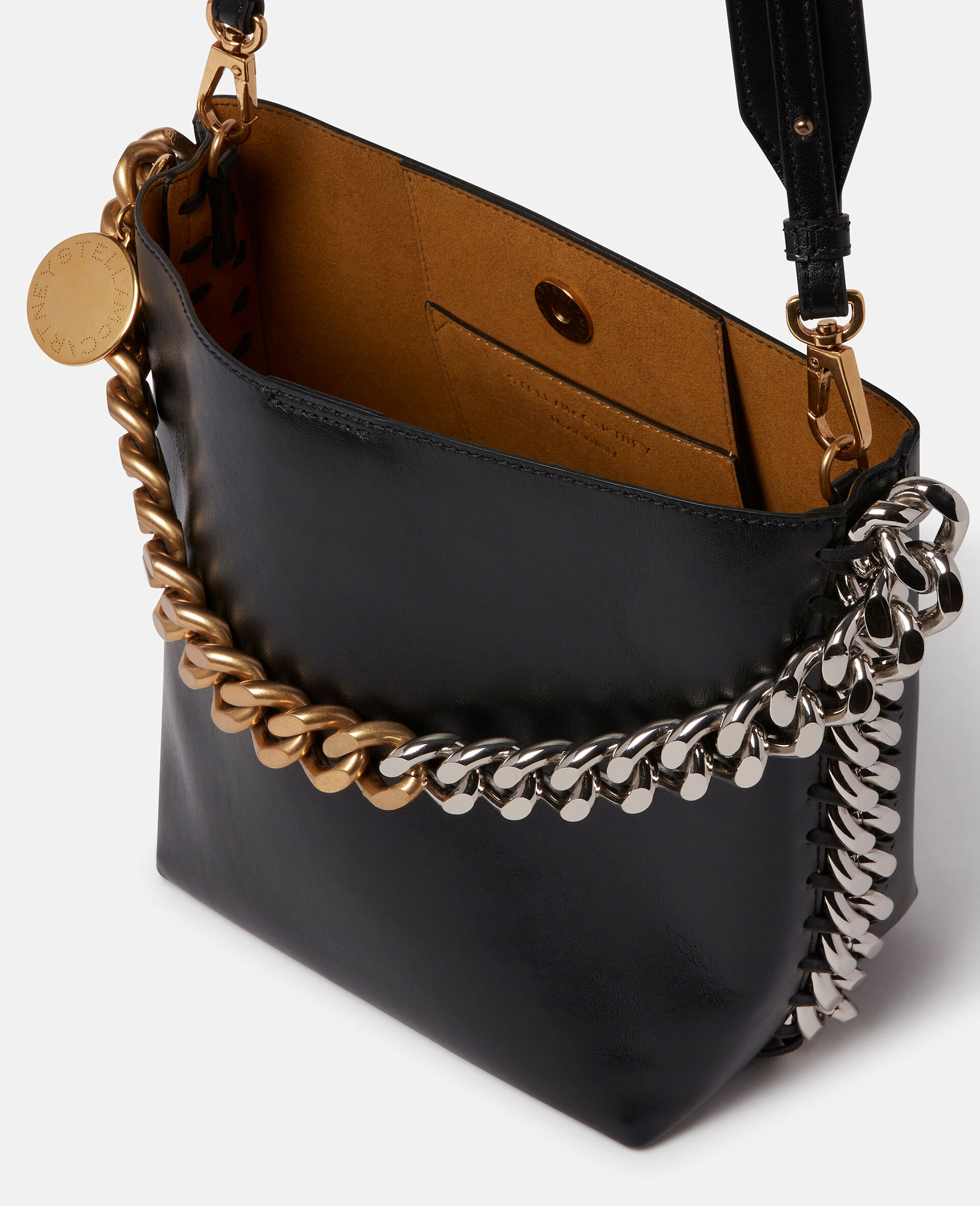 Frayme Bucket Bag-Black-model