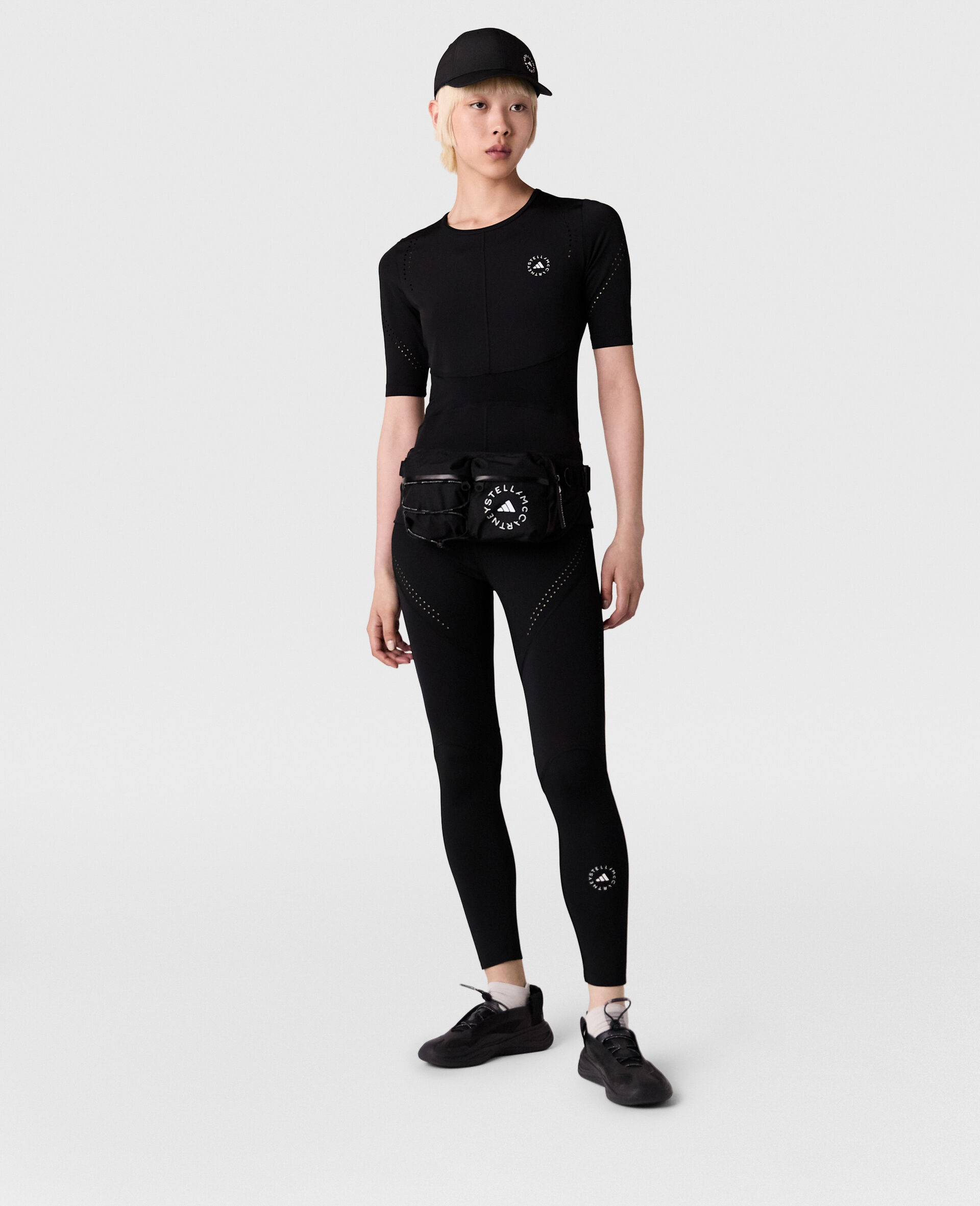 TruePurpose Optime Training 7/8 Leggings-Black-model