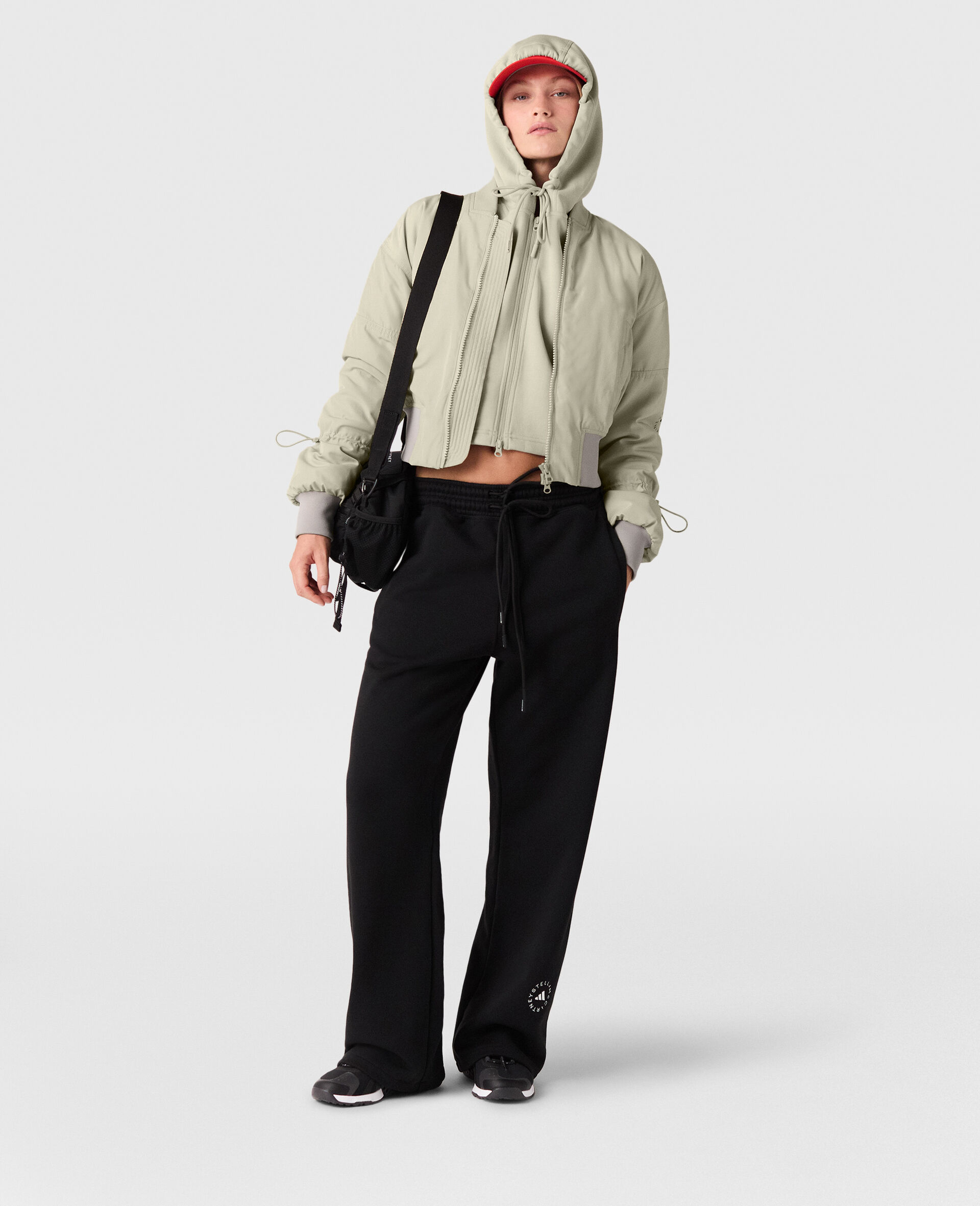 TrueNature Cropped Bomber -Beige-model