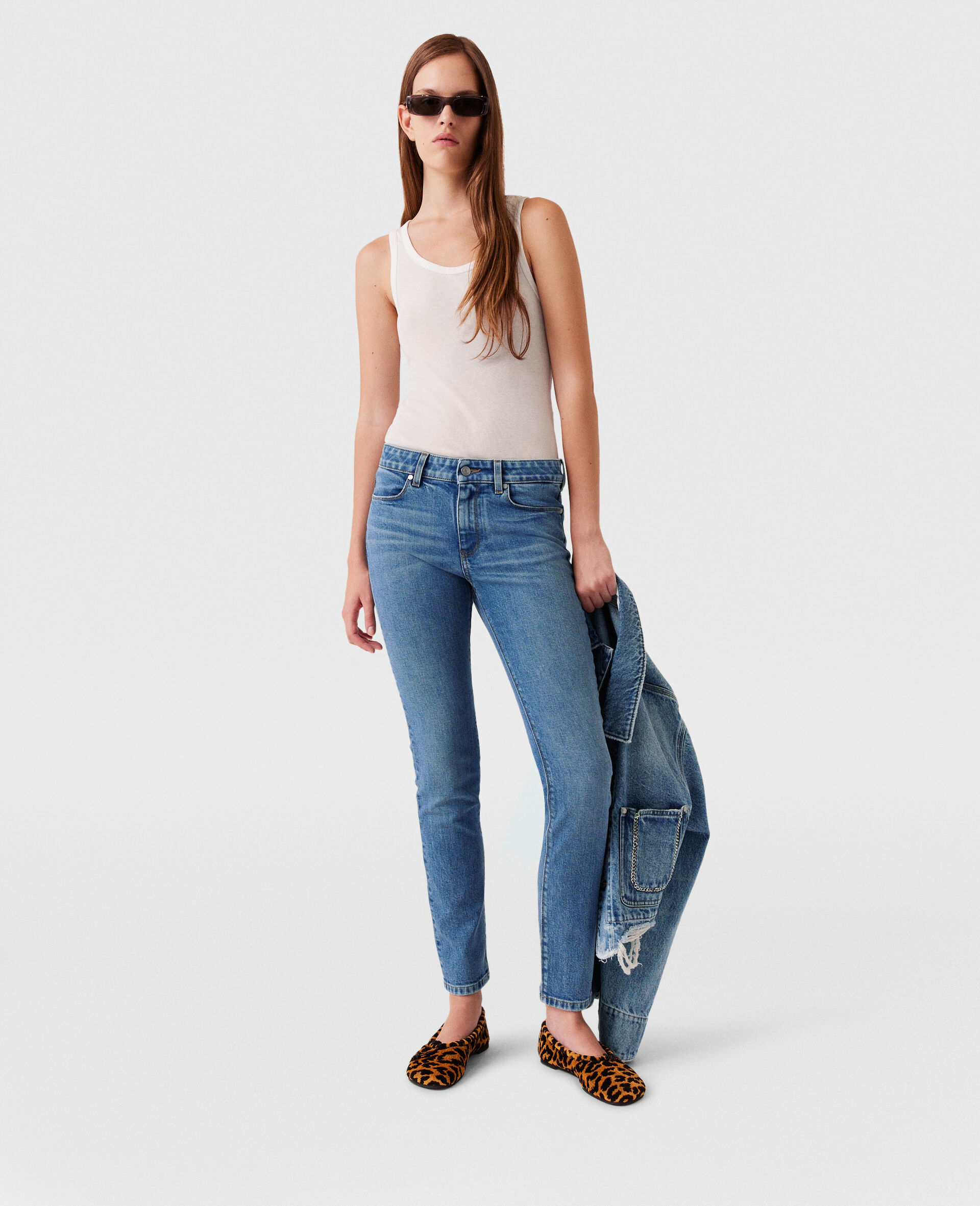 Jeans Corti Skinny-Blu-model Jeans Corti Skinny-Blu-model