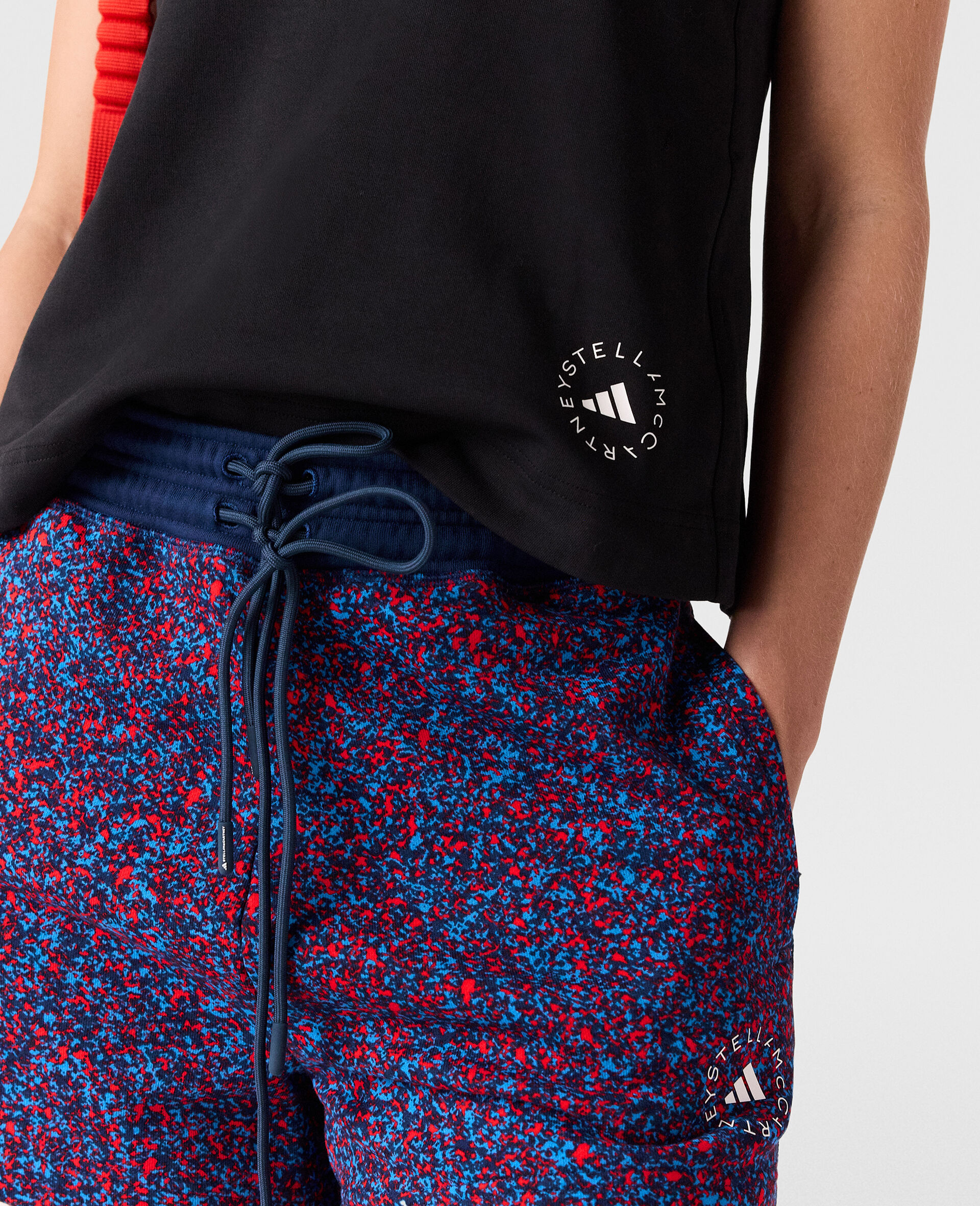 徽标经典背心式上衣-黑色-large 徽标经典背心式上衣-黑色-large image number 3