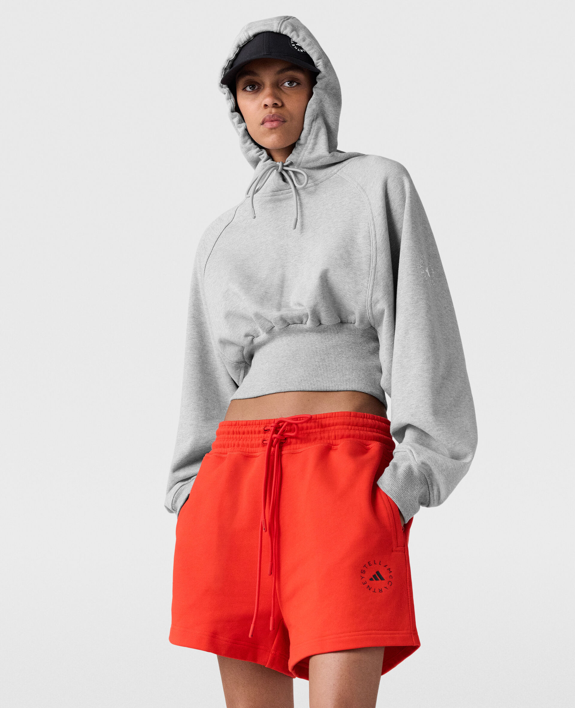 Logo Shorts -Red-model