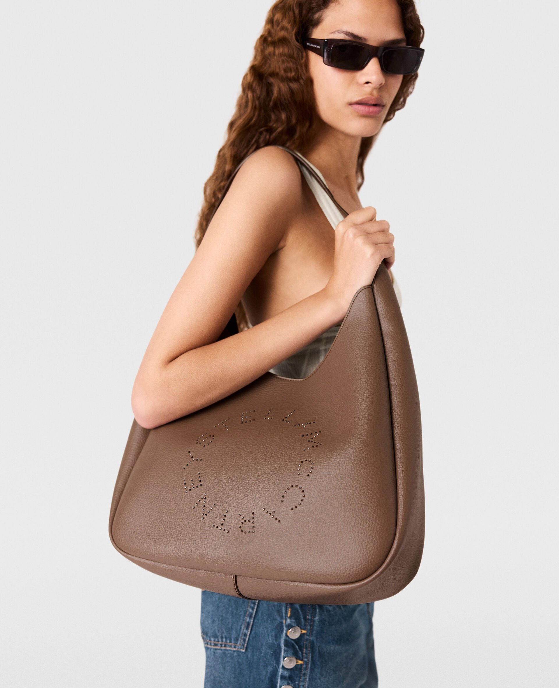 Hobo Tote Bag mit Logo-Brown-model