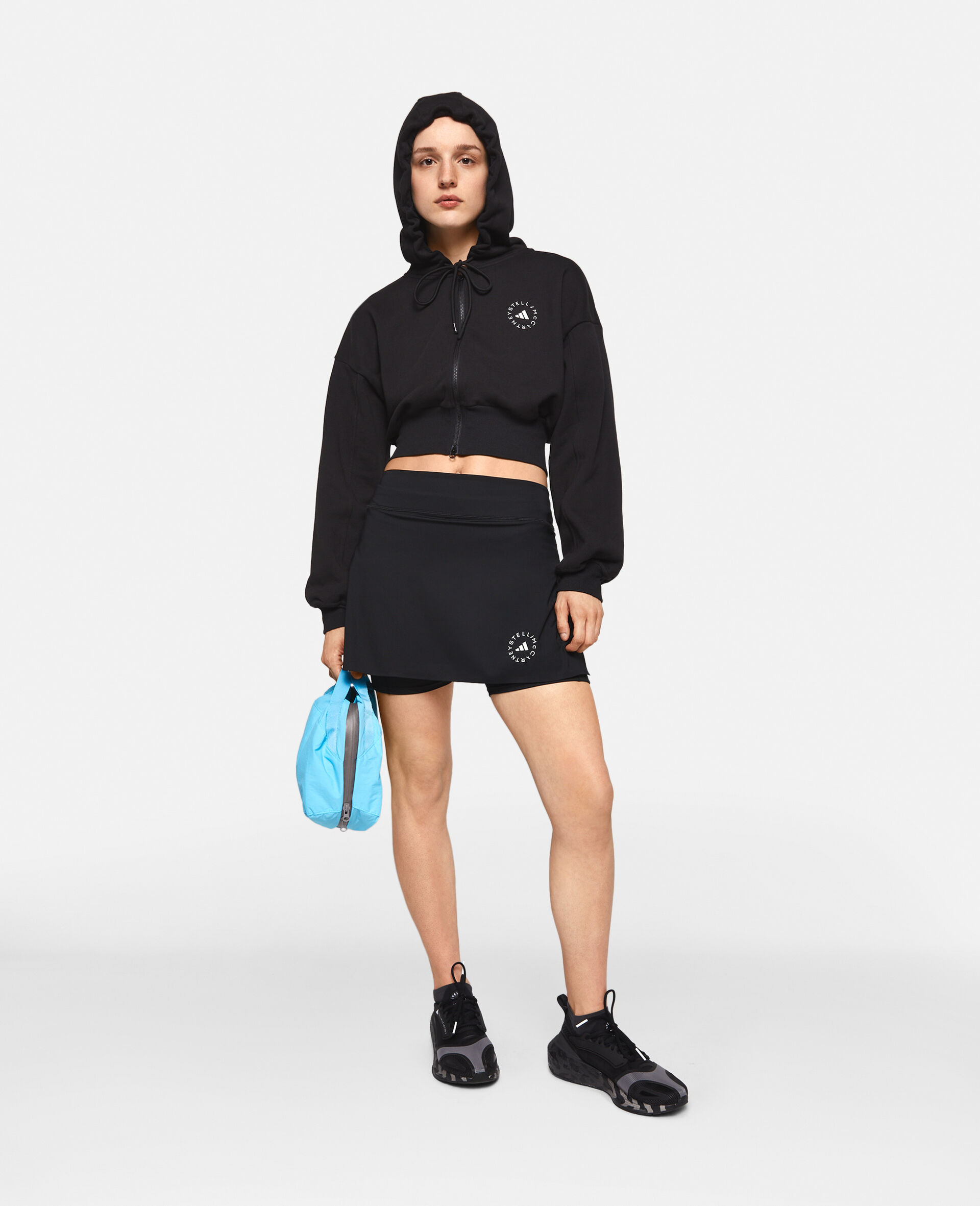 TrueCasuals Sportswear Cropped Hoodie-Black-model