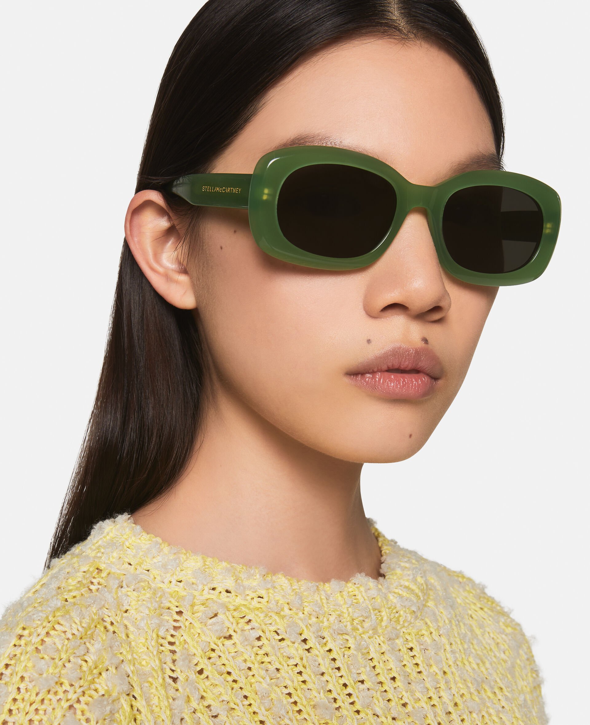 Chunky Oval Sunglasses-Green-model