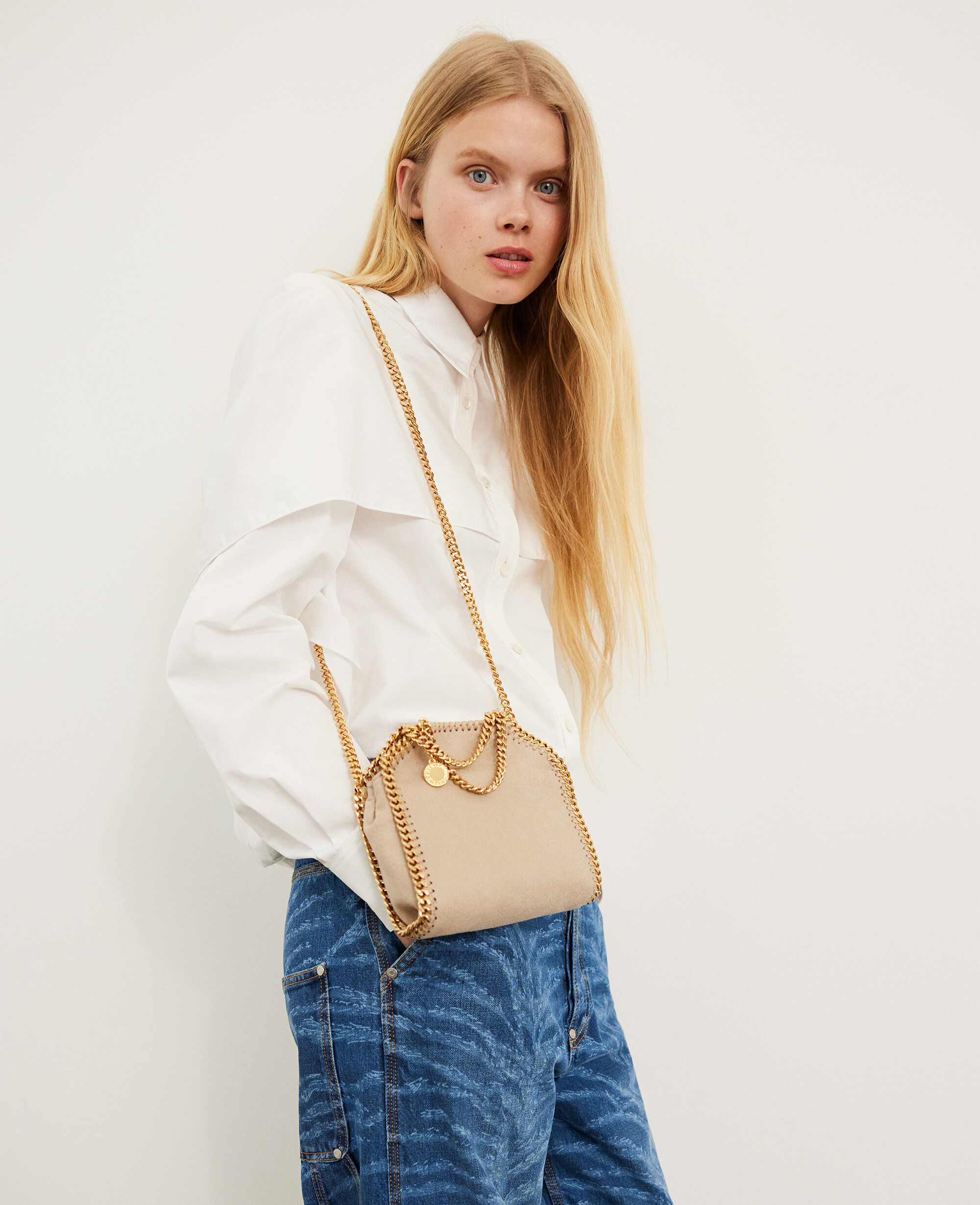 Women Clotted Cream ファラベラ タイニー トートバッグ | Stella McCartney JP