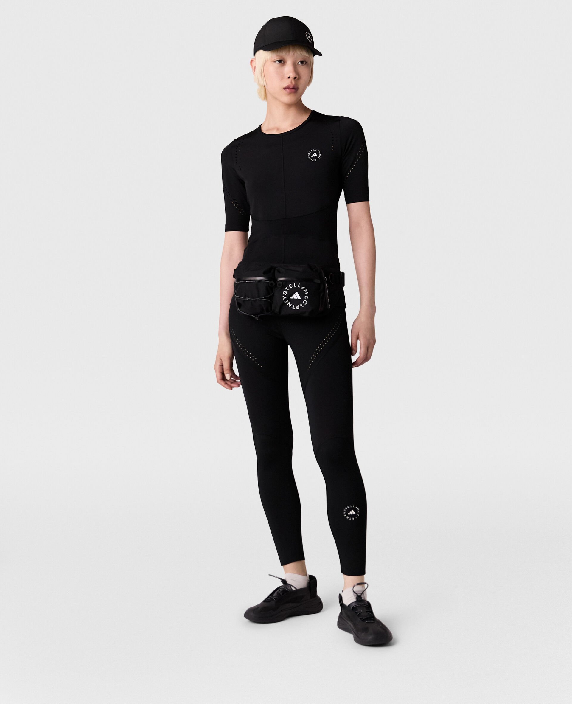 TruePurpose Optime Training 7/8 Leggings-Black-model