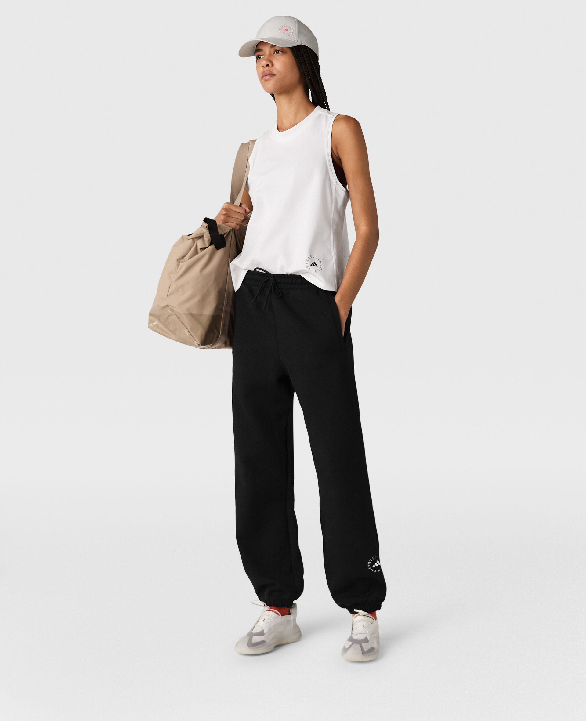 TrueCasuals Oversize-Jogginghose-Schwarz-large image number 4