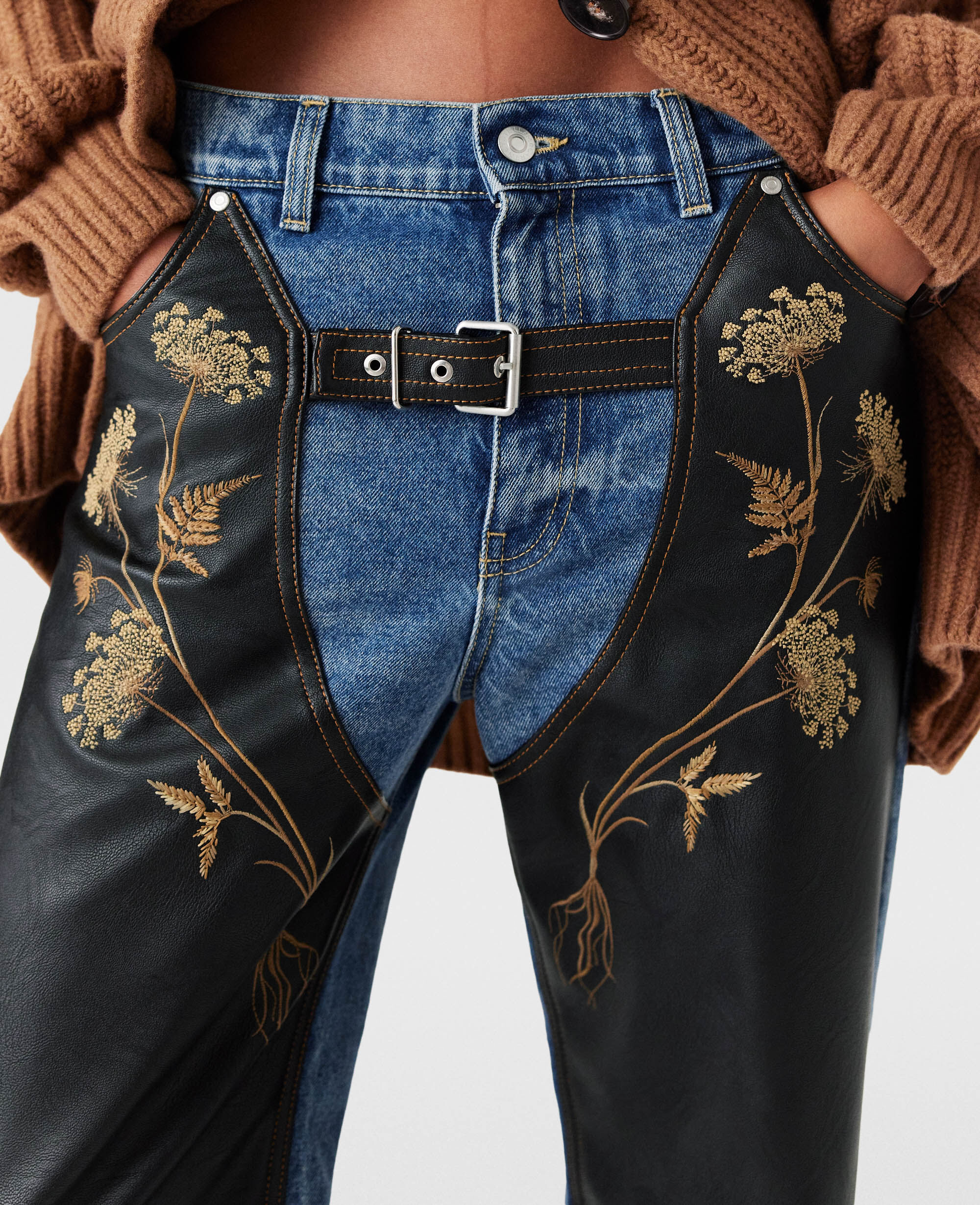 Women Blue Chaps Embroidered Straight-Leg Jeans | Stella