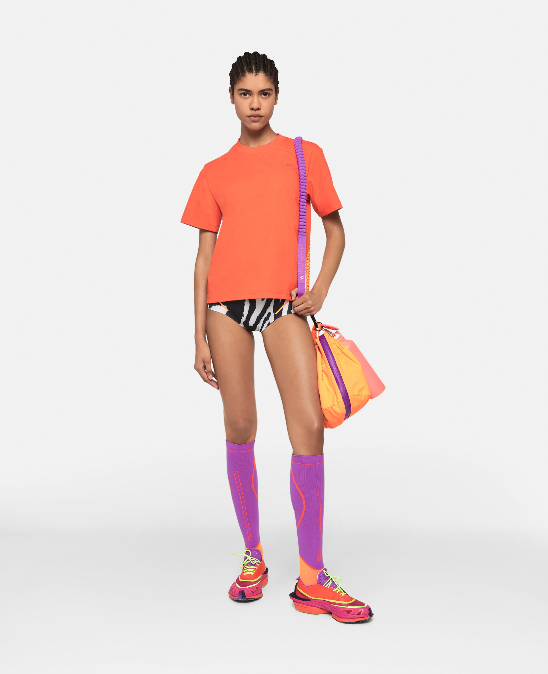 트루캐주얼 티셔츠-오렌지-model