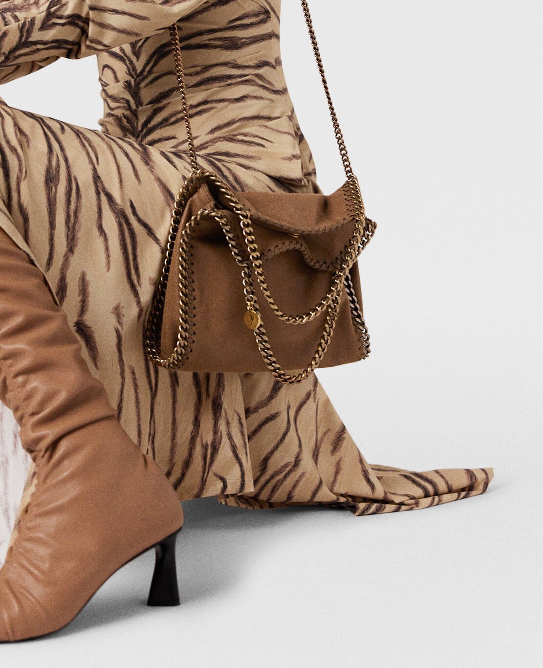 Stella McCartney ファベラミニ バッグ ブラウン Women Pecan brown Falabella Mini Tote Bag | Stella McCartney US