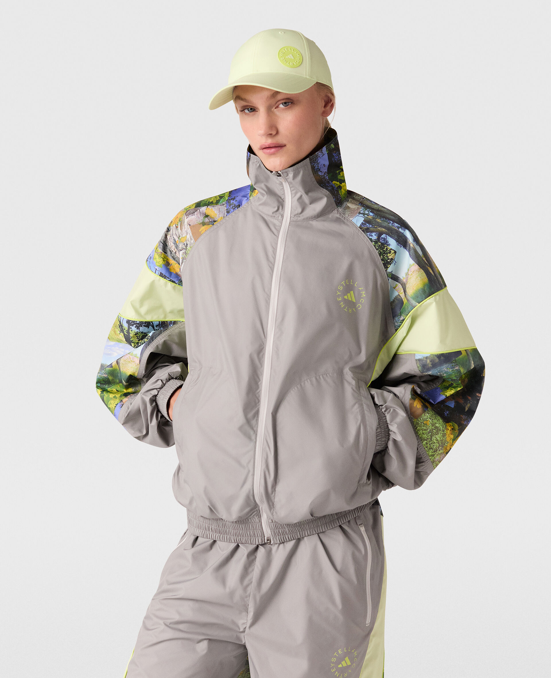 TrueLife Woven Track Jacket -Grey-model