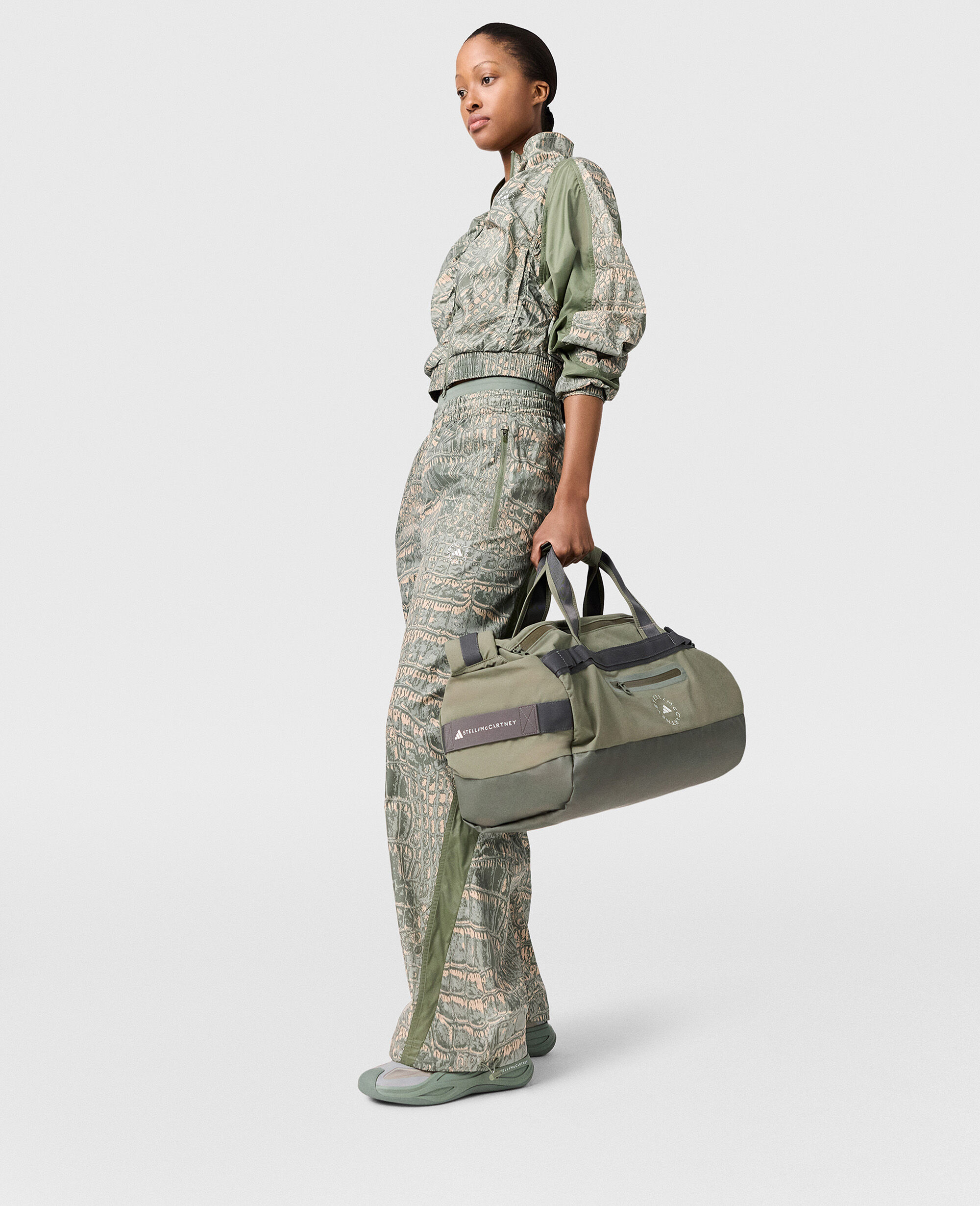 Women Green Logo 24/7 Bag | Stella McCartney US