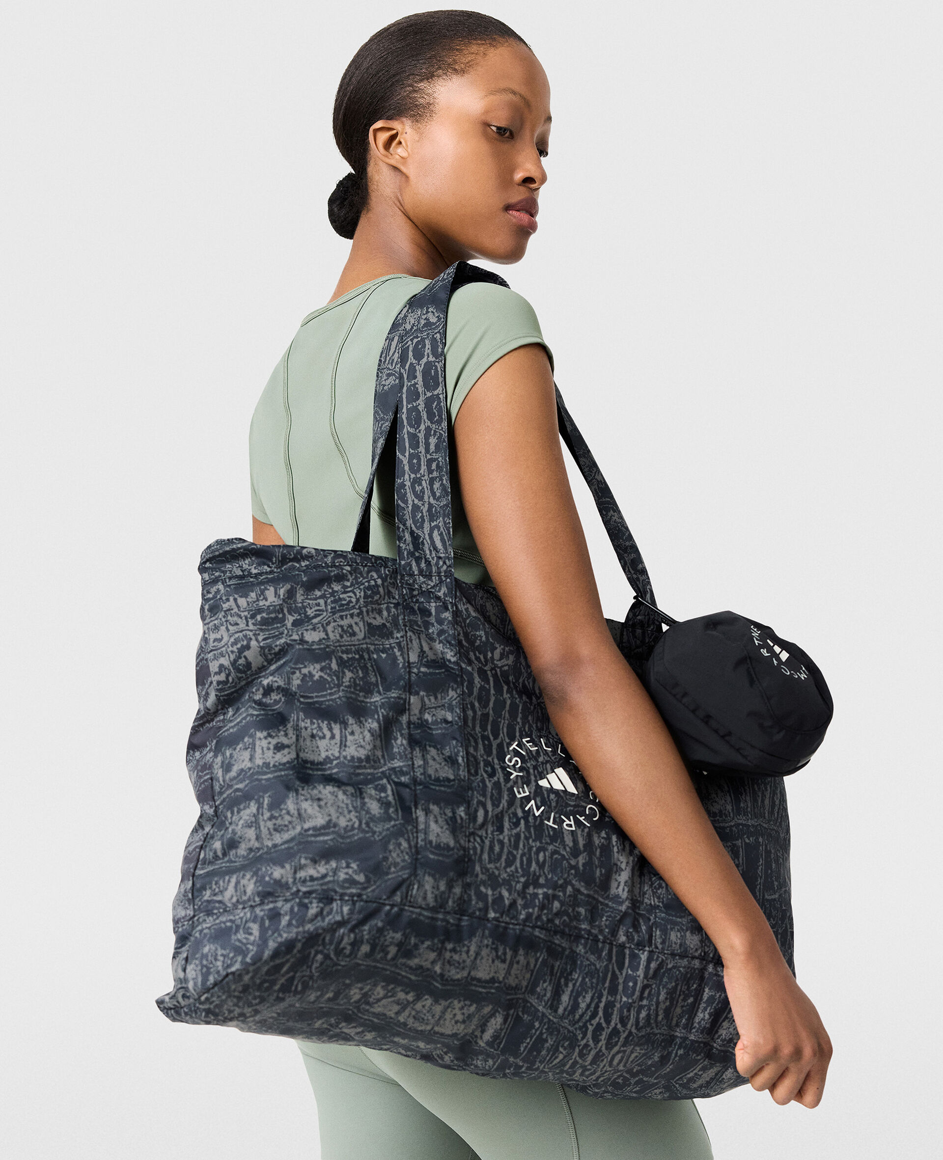 Logo Graphic Print Packable Tote-Black-model