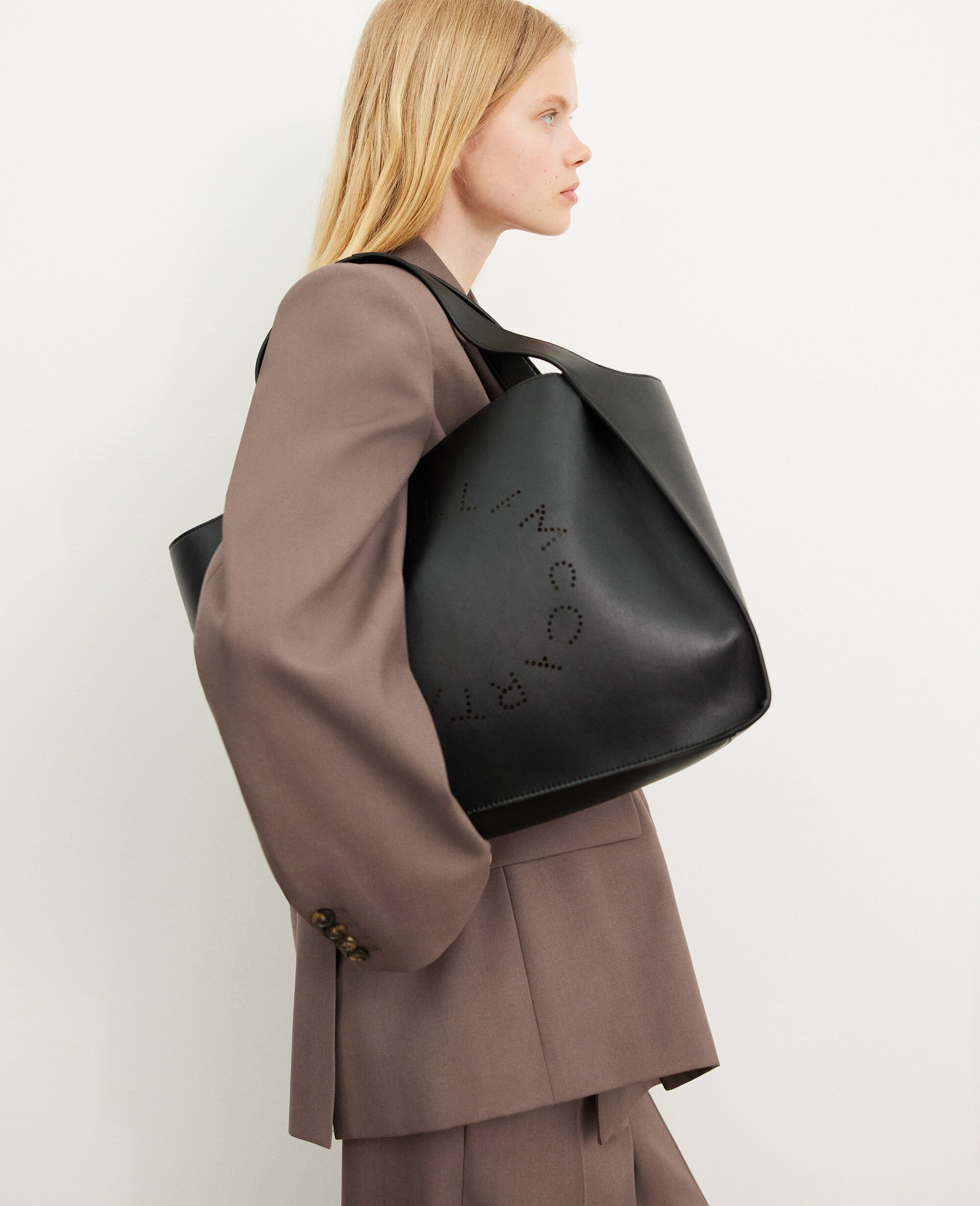 Stella mccartney logo tote 2025