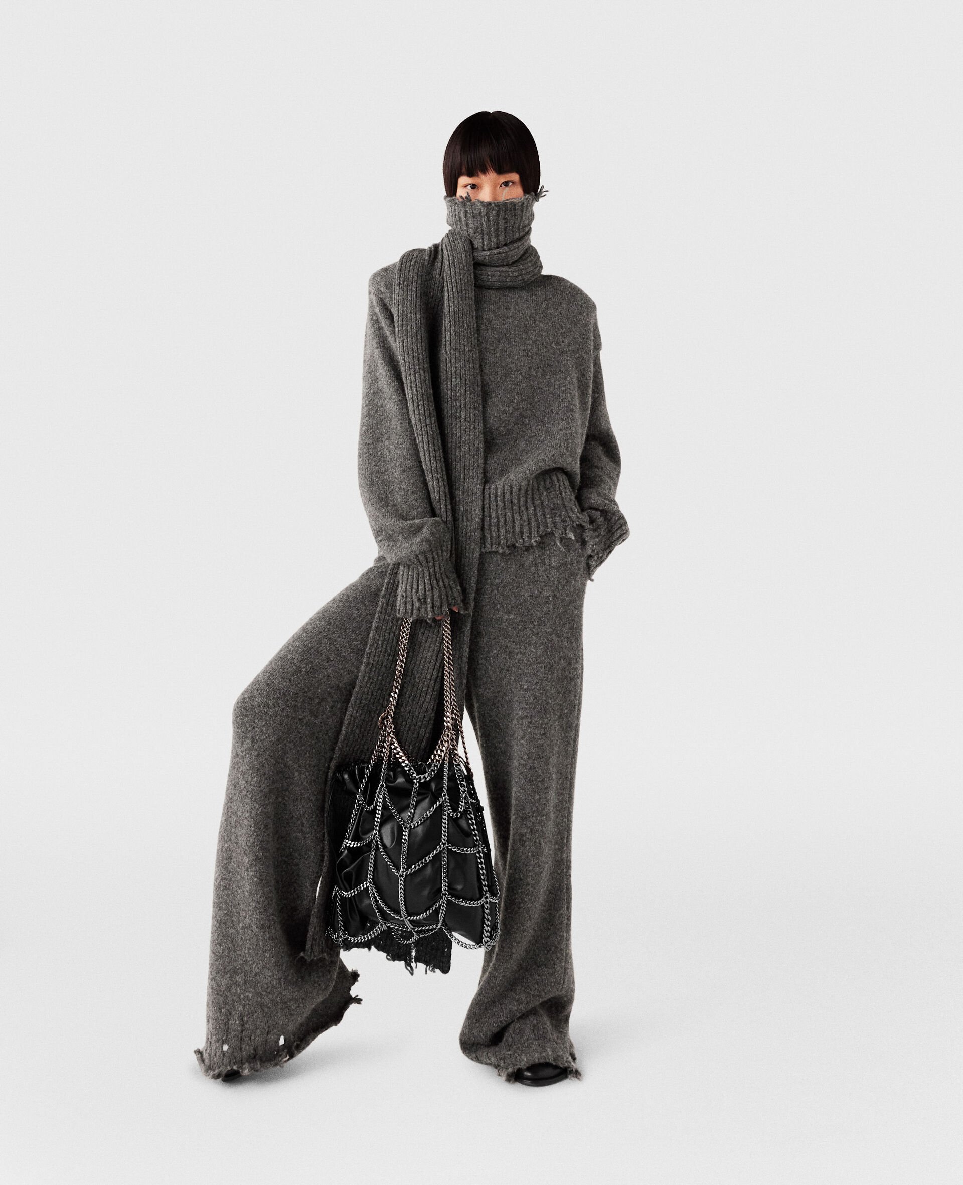 팔라벨라 체인 케이지 토트 백-블랙-large 팔라벨라 체인 케이지 토트 백-블랙-large image number 1