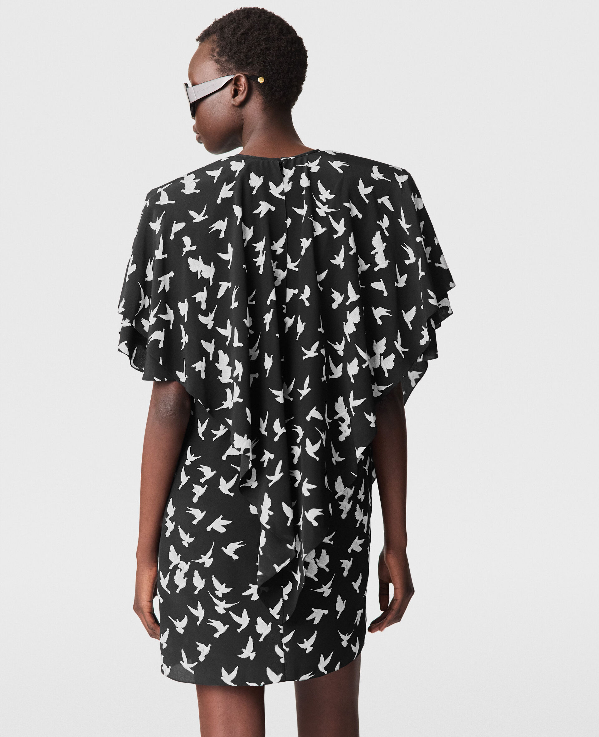 Mehrlagiges kurz&auml;rmeliges Minikleid mit Tauben-Print-Schwarz-large image number 4