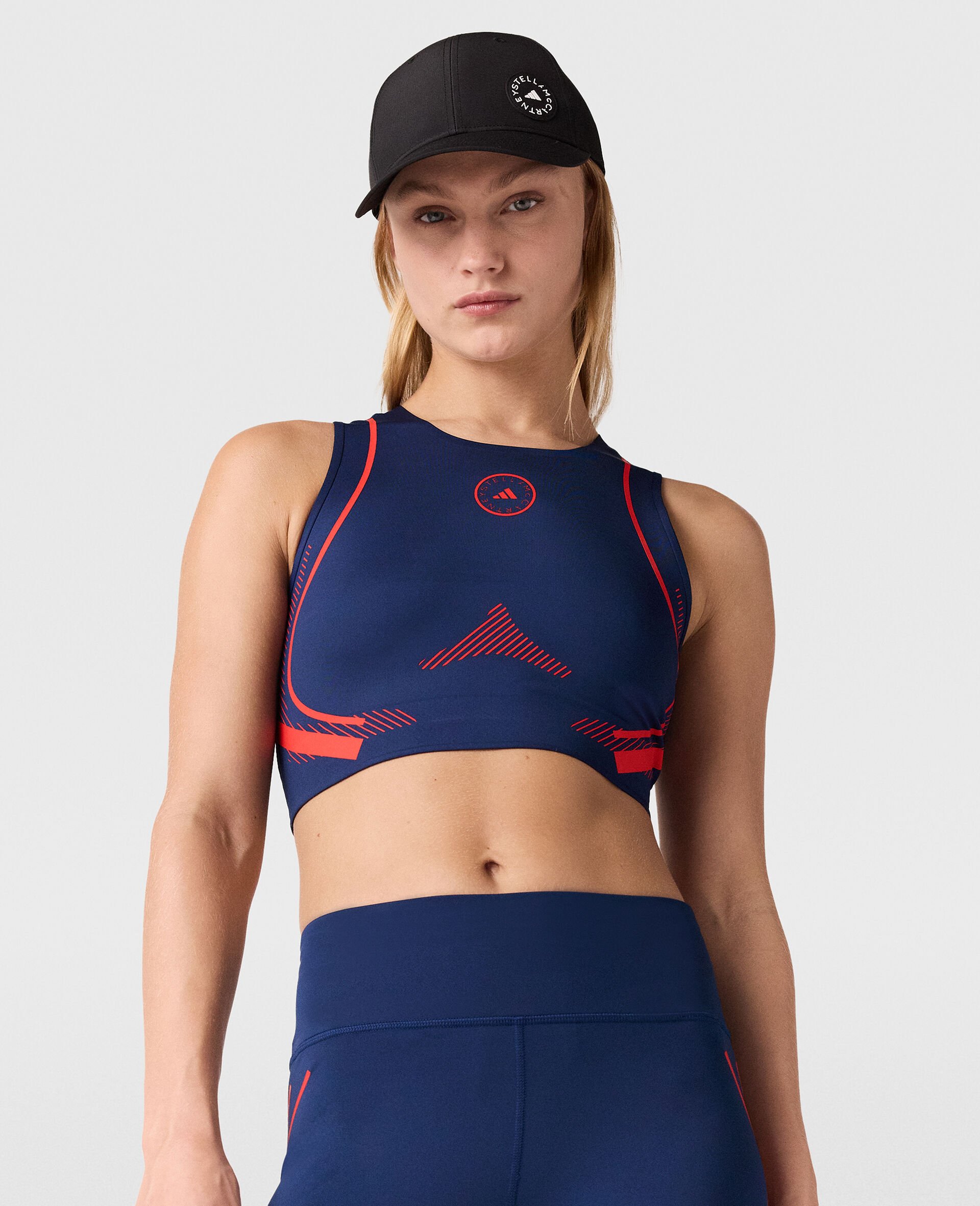 TruePace Cropped Running  Top-Blue-model