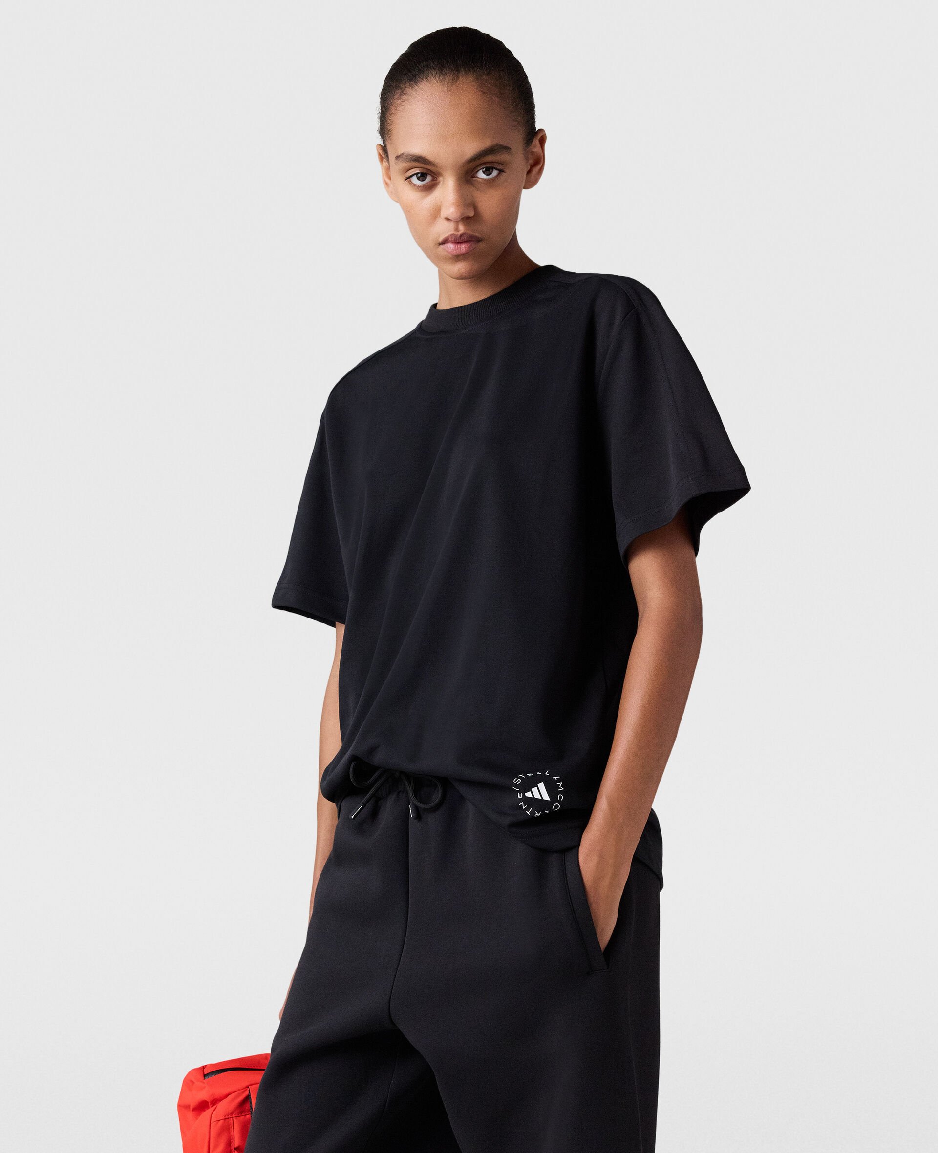 TrueLife Oversized T-Shirt-Black-model TrueLife Oversized T-Shirt-Black-model