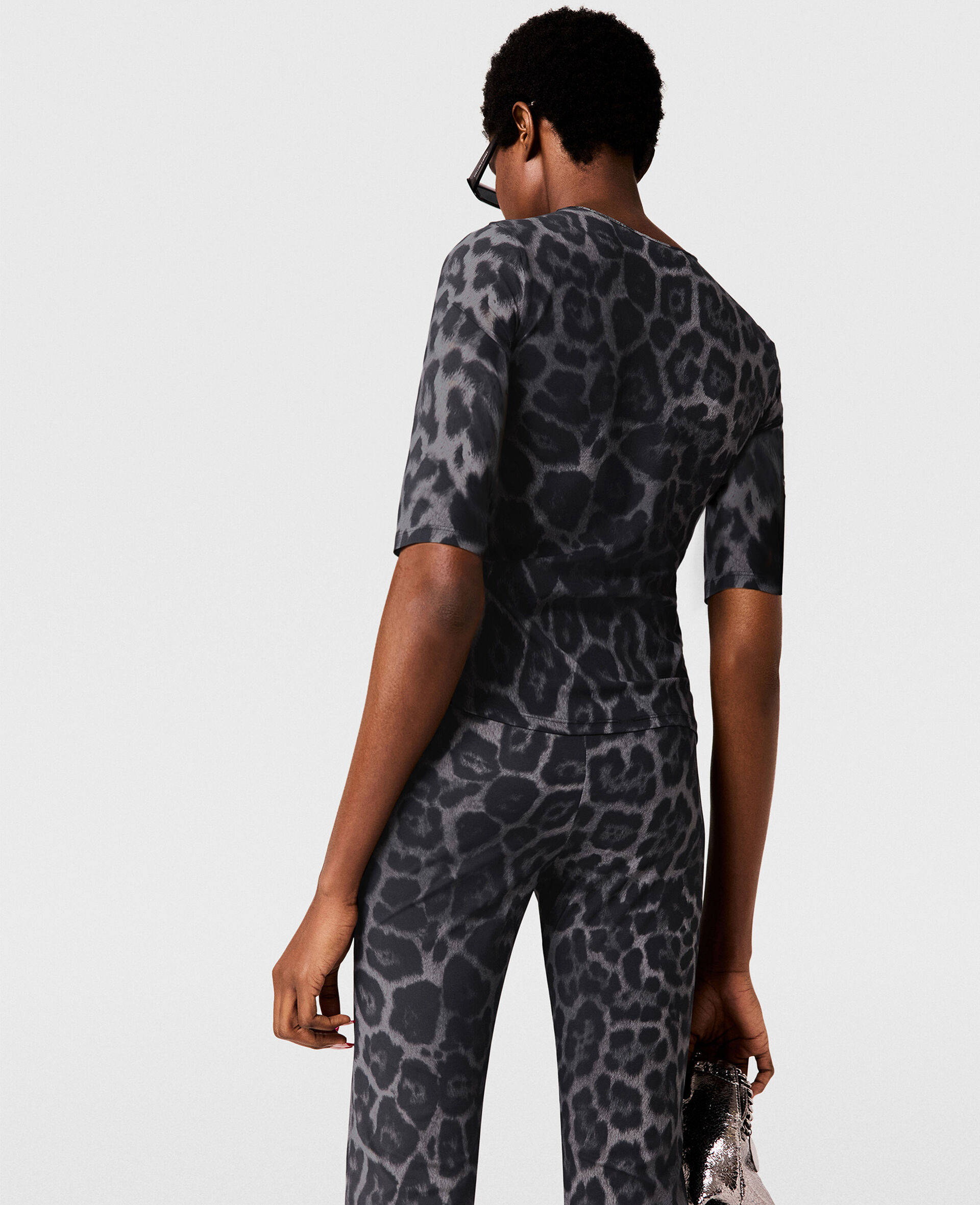 Leopard-Print Short-Sleeve T-Shirt-Grey-large image number 3