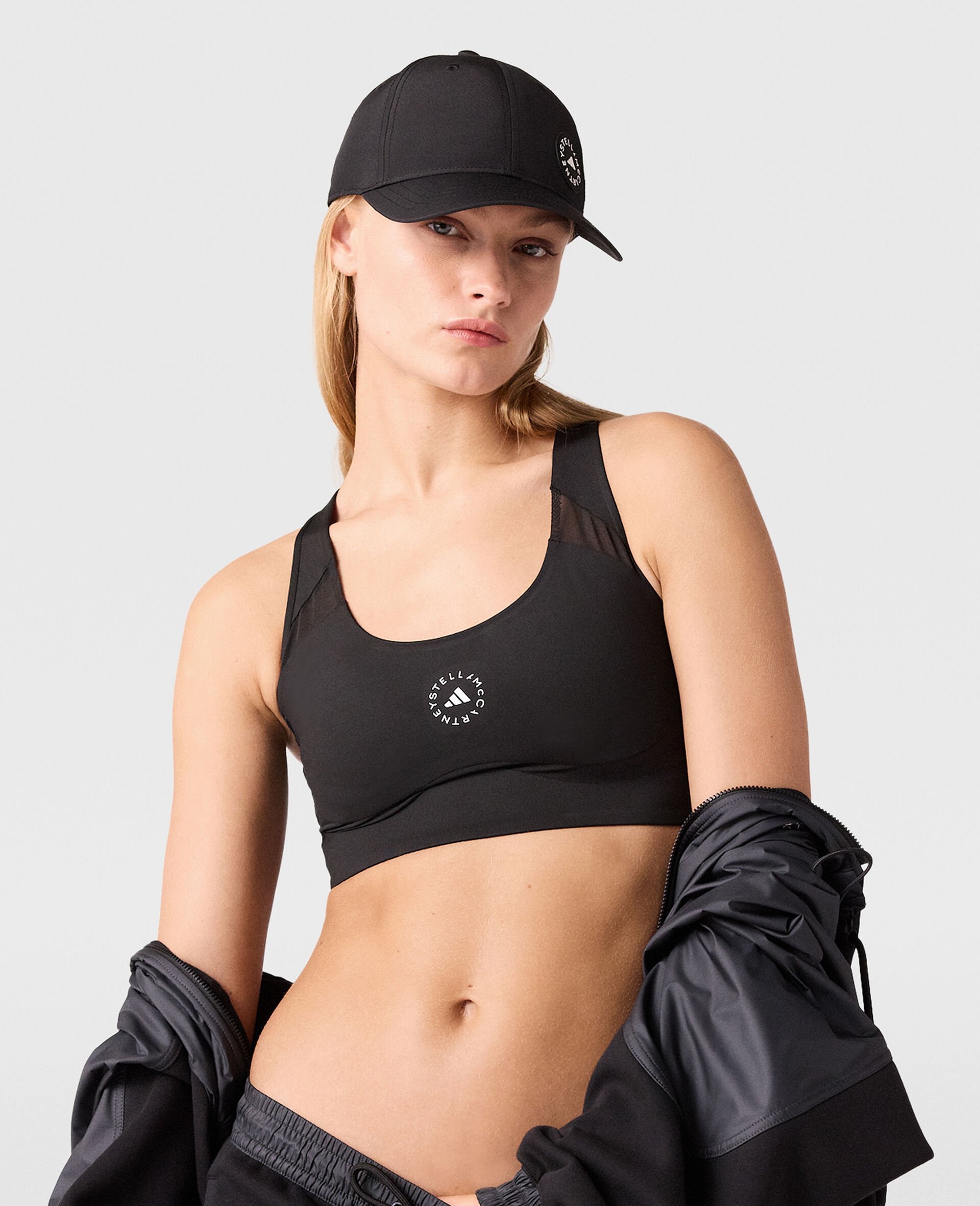 Logo Cropped Training Top-Black-model