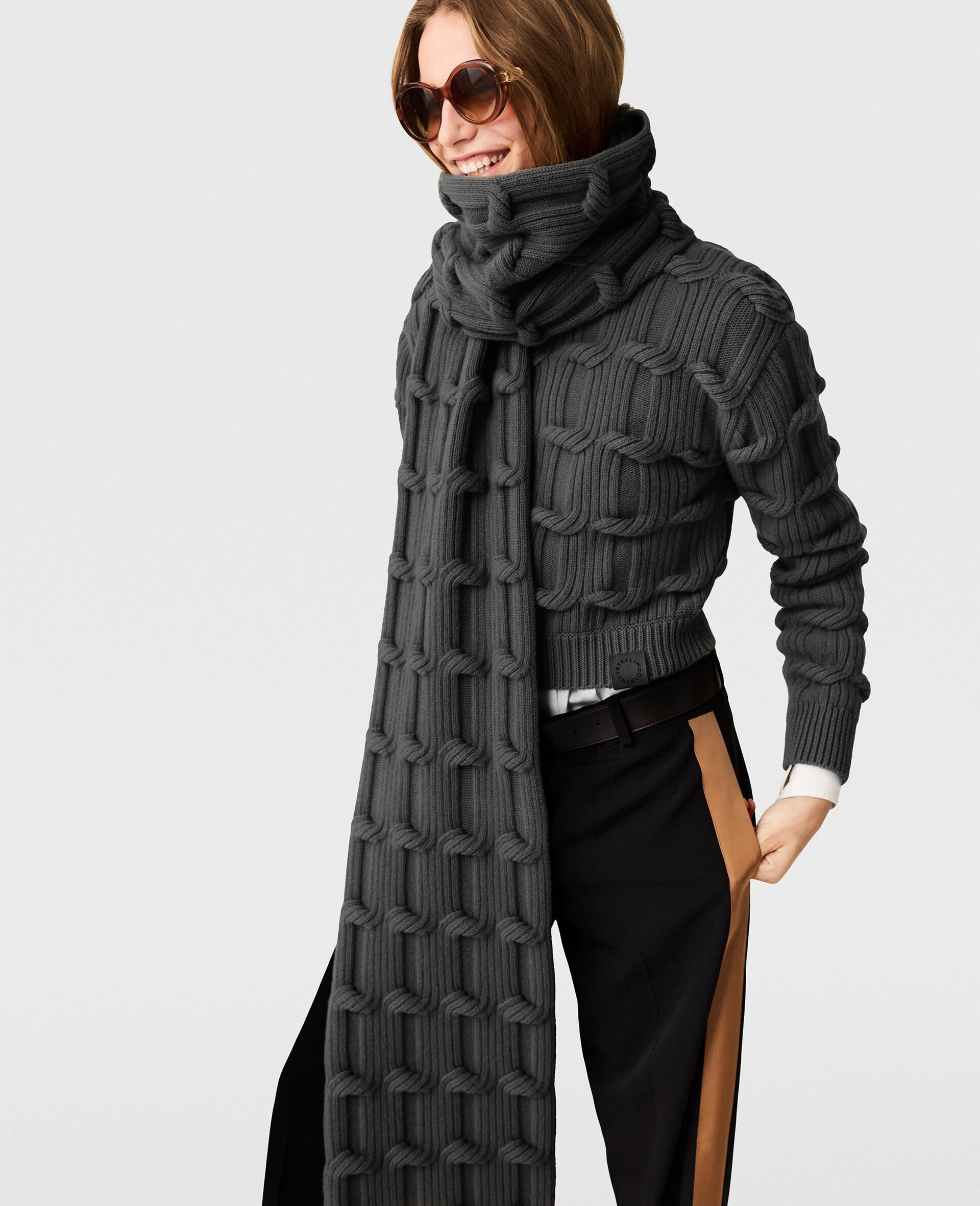 Sciarpa Falabella con Lavorazione a Maglia Intrecciata-Grigio-medium